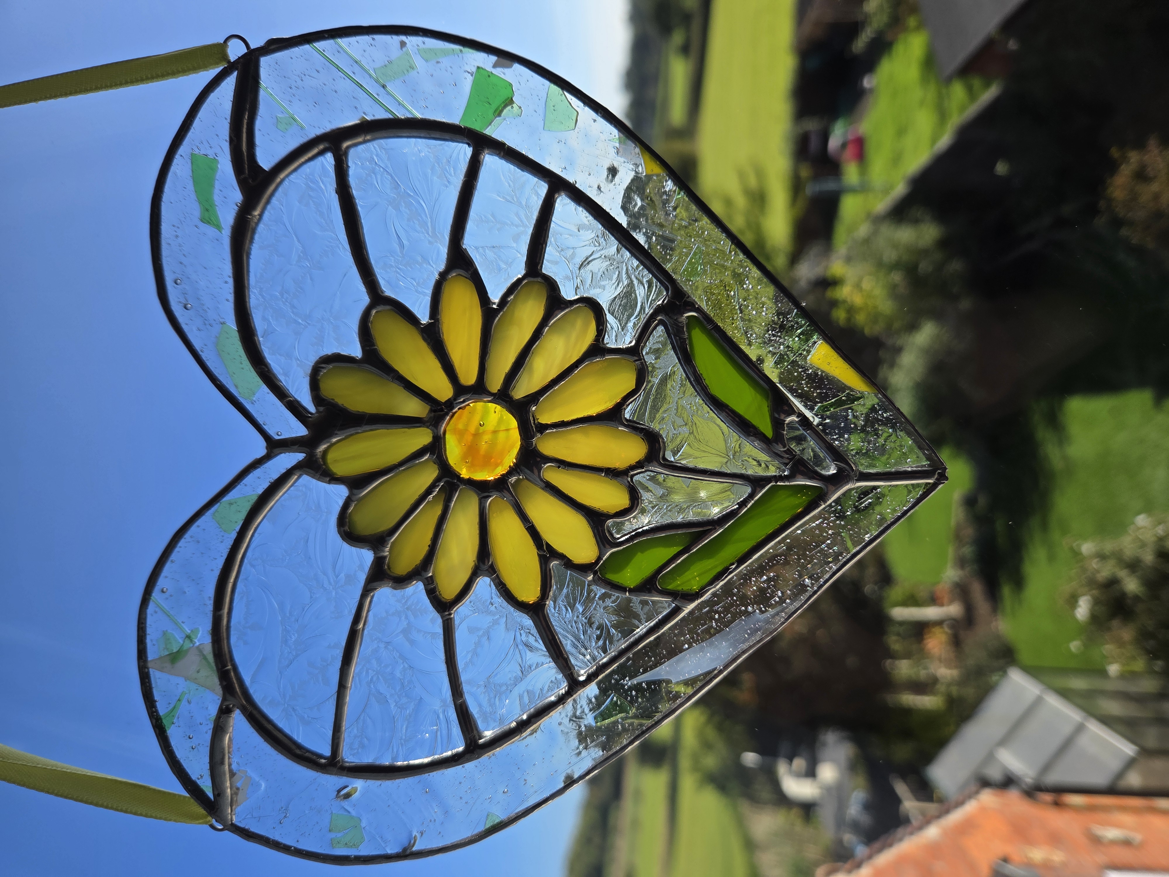 Heart-shaped daisy stained glass sun catcher