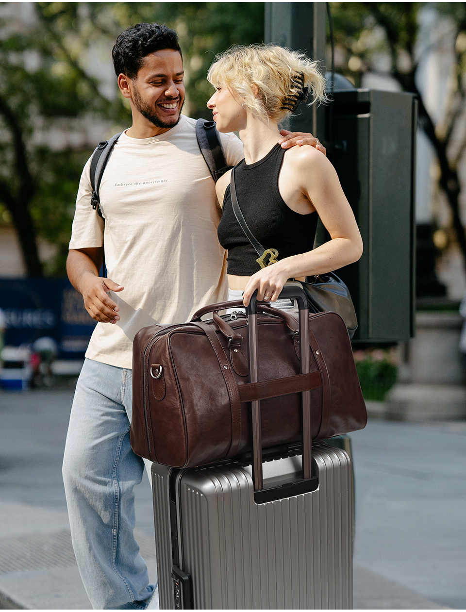 Luxury Genuine Cowhide Leather Travel Bag - High-End Elegance at a Reasonable Price