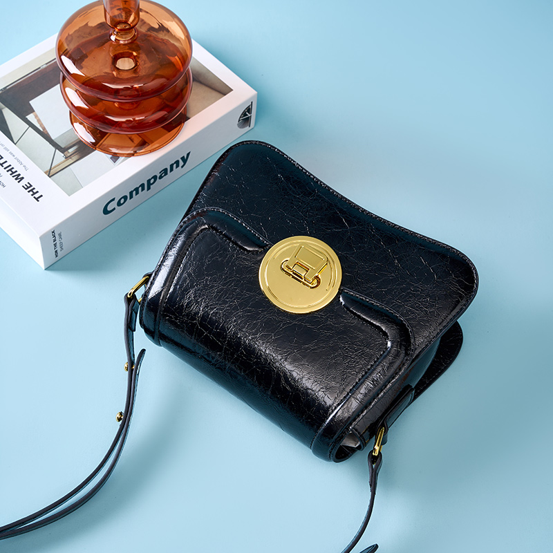 Premiun Leathaer Crossbody bag