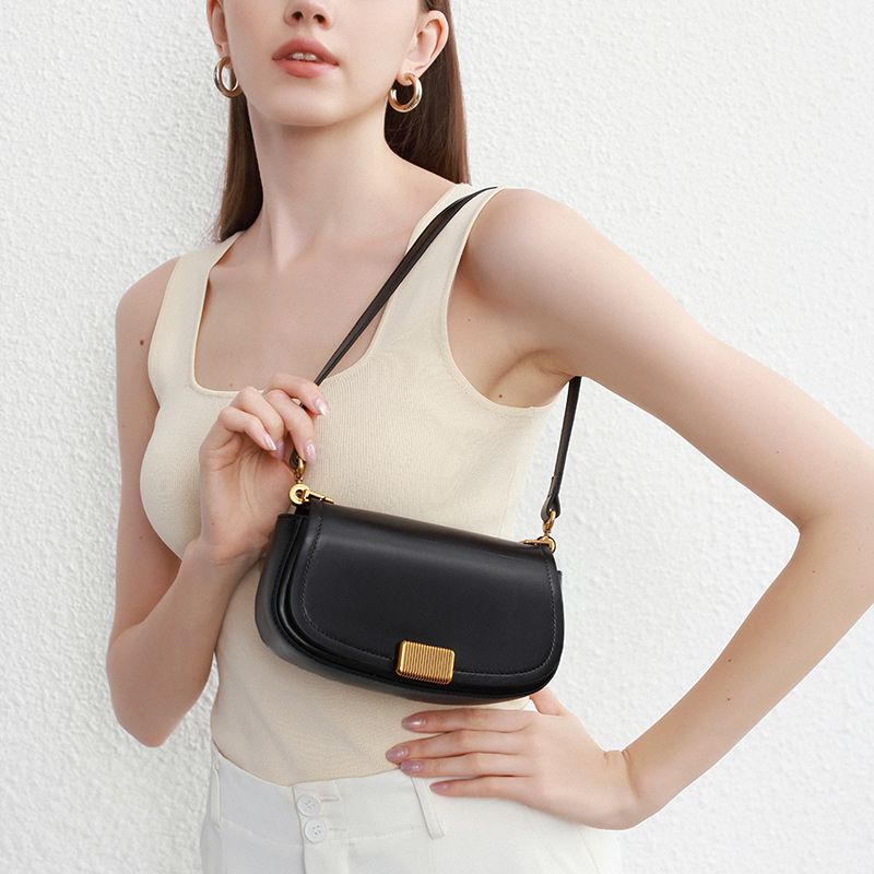 Premiun Leathaer Crossbody bag