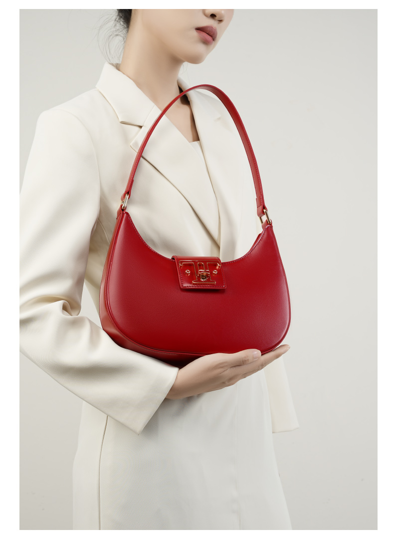 Premiun Leathaer Crossbody bag