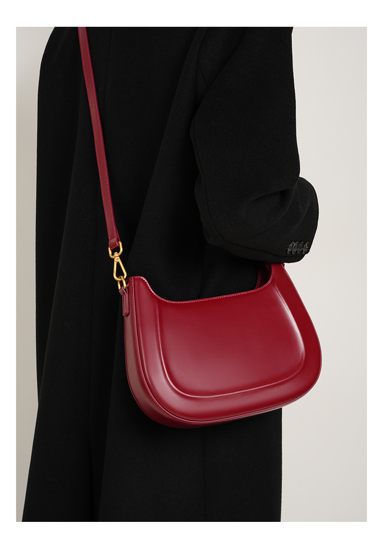 Premiun Leathaer Crossbody bag