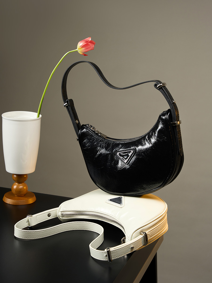 Premiun Leathaer Crossbody bag