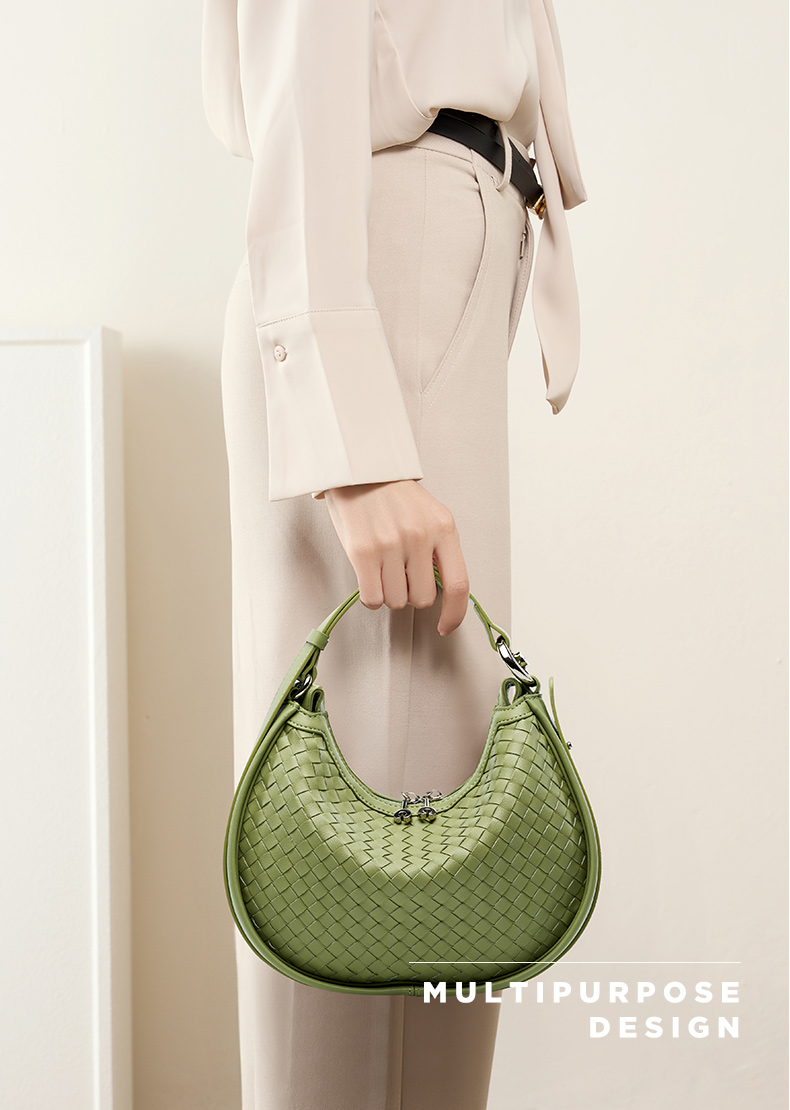 Premiun Leathaer Crossbody bag