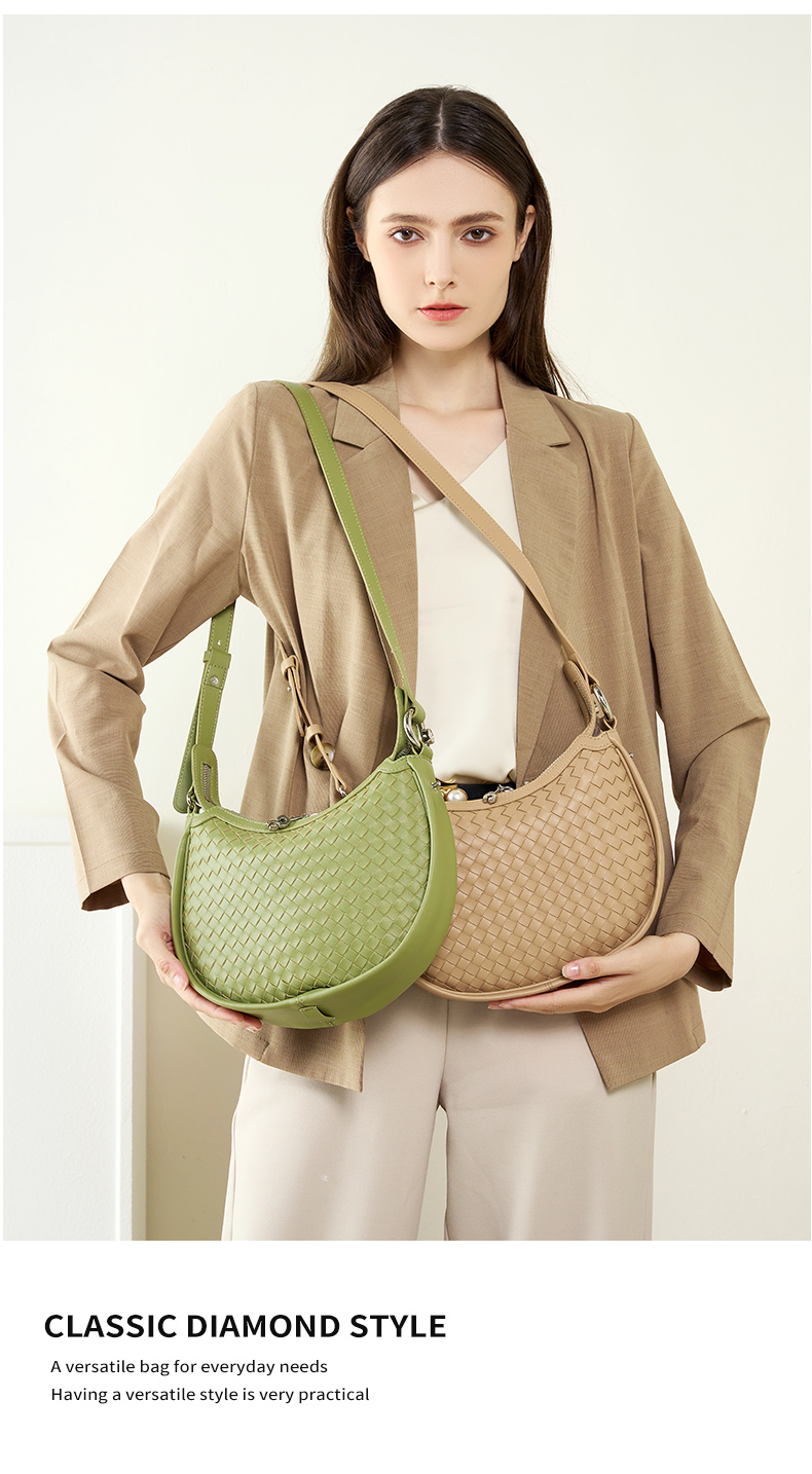 Premiun Leathaer Crossbody bag