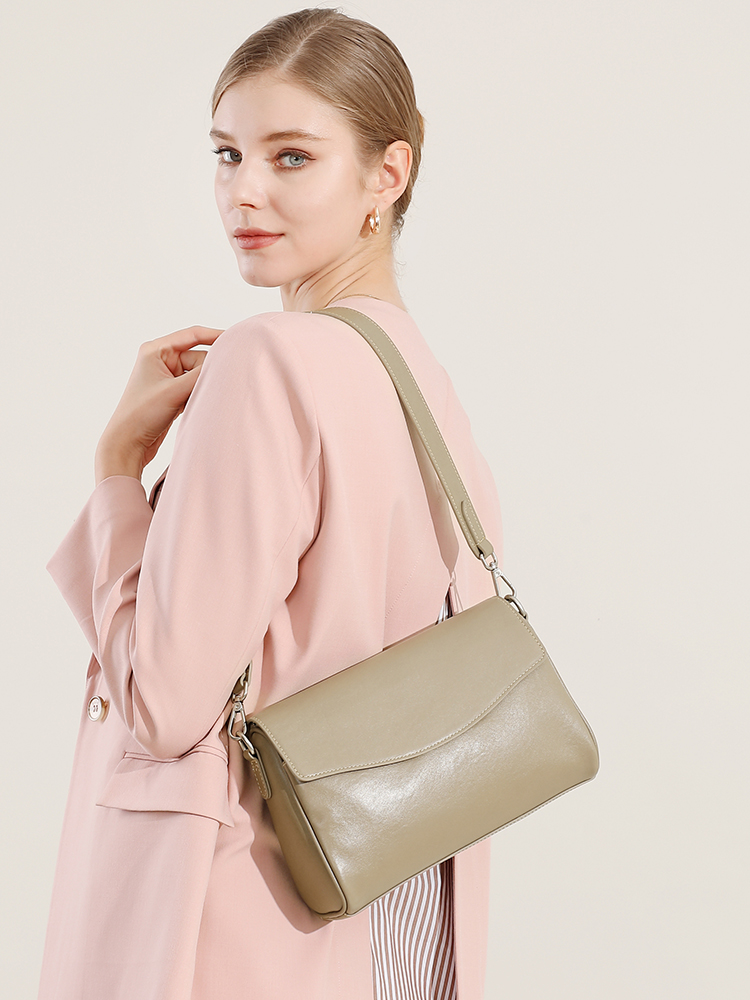 Premiun Leathaer Crossbody bag