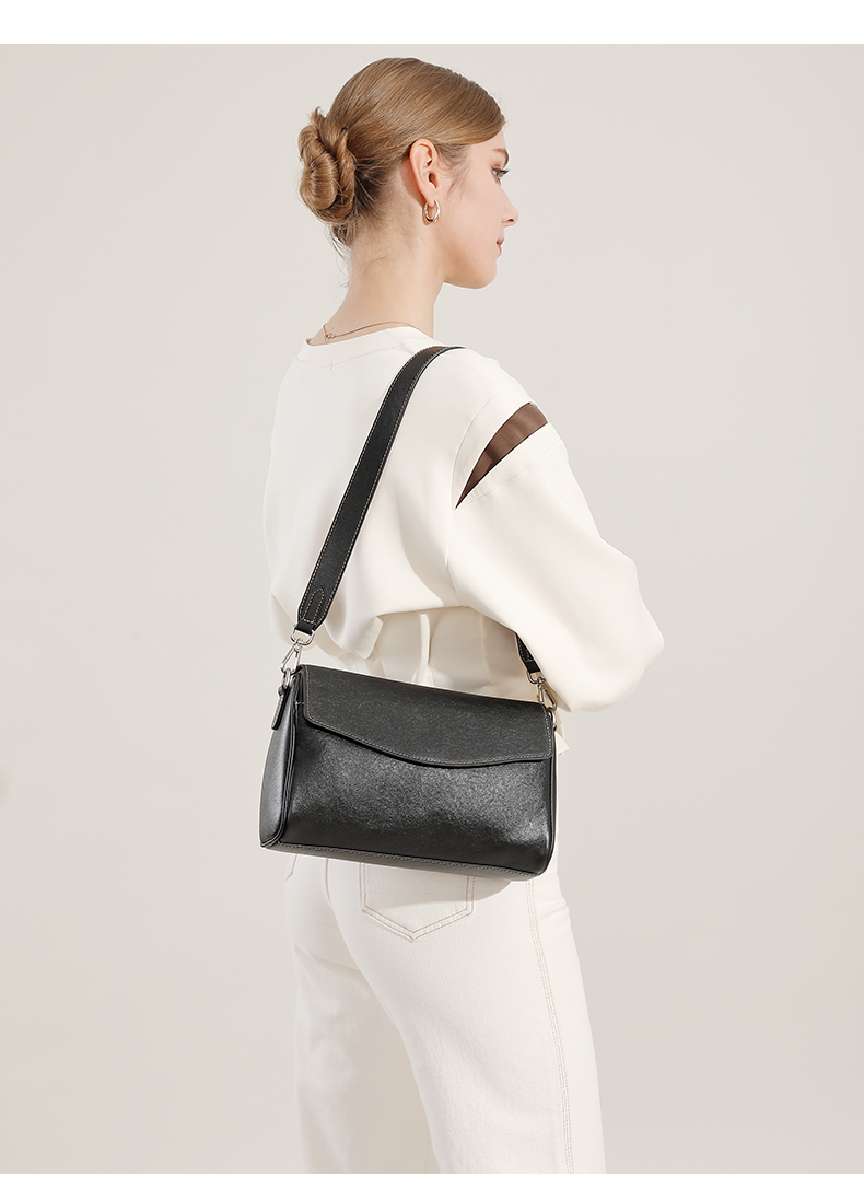 Premiun Leathaer Crossbody bag
