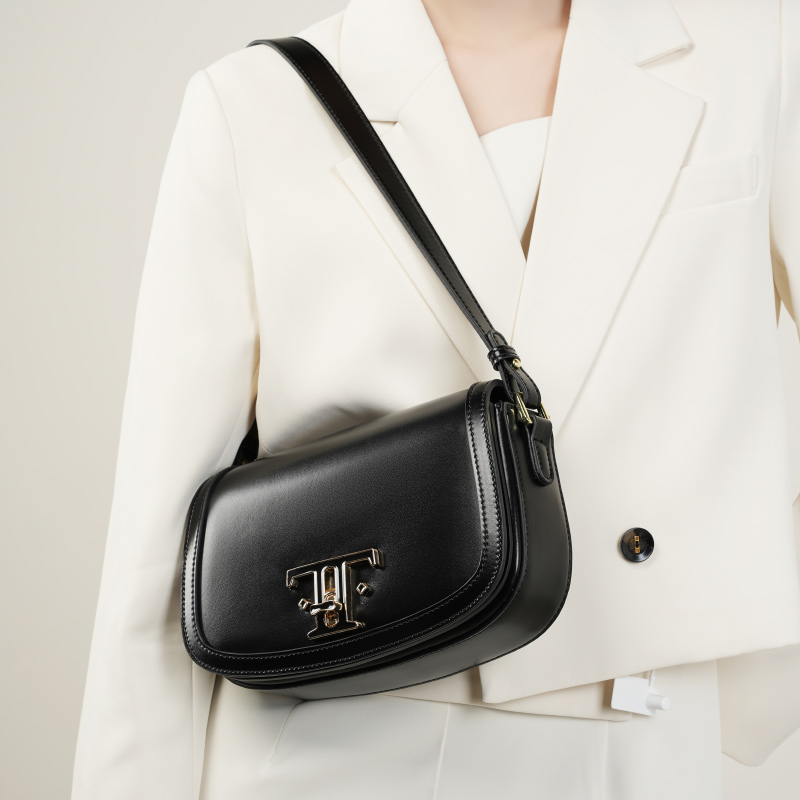 Premiun Leathaer Crossbody bag