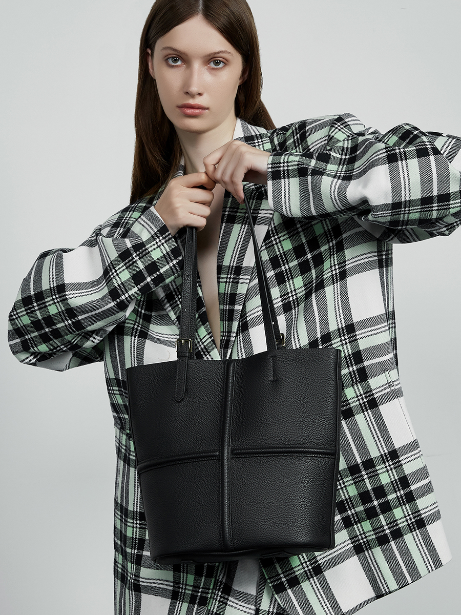 Elegant Black Handbag