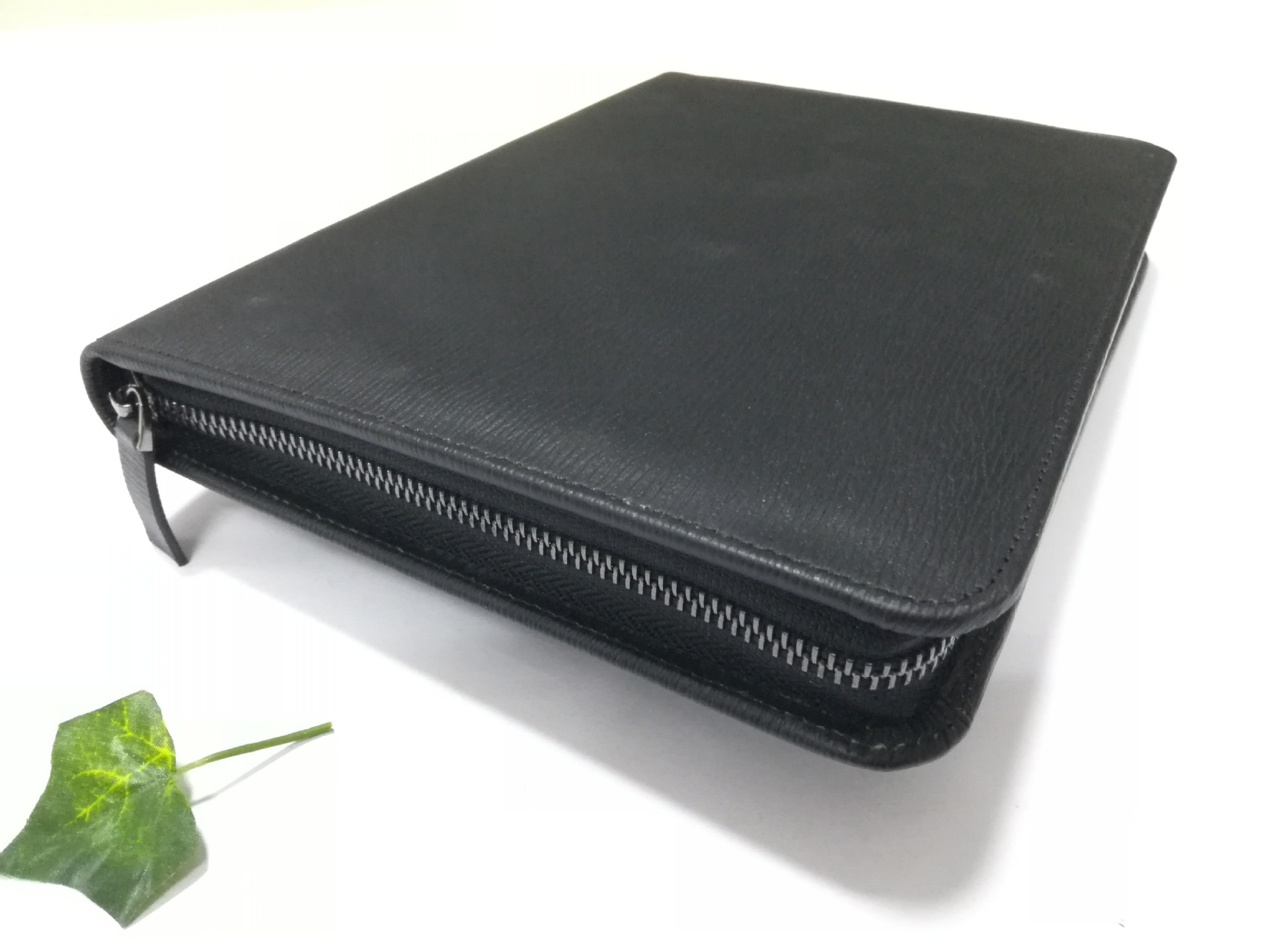 Zippered Leather Portfolio Organizer