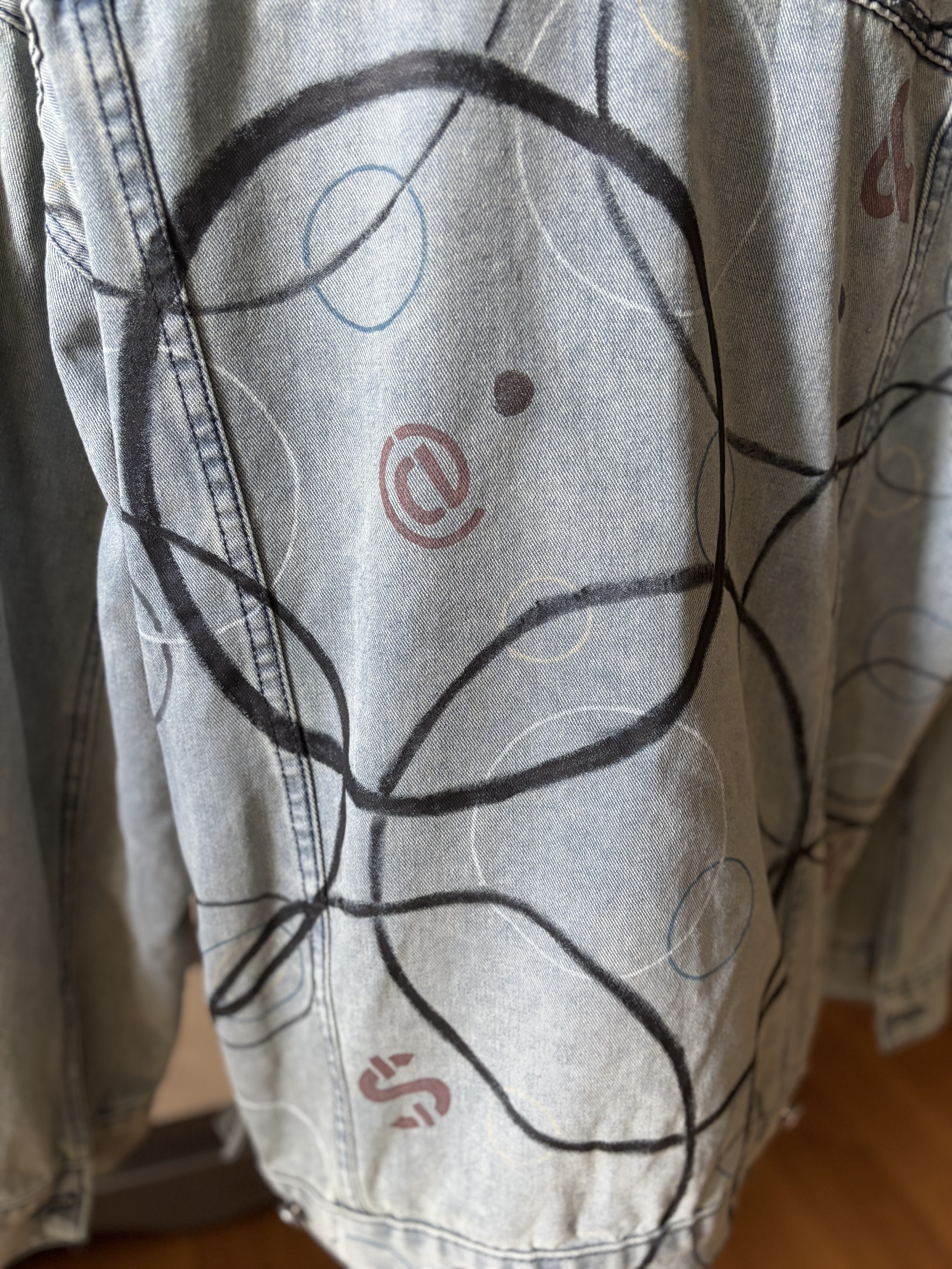 Sweat à capuche en jean