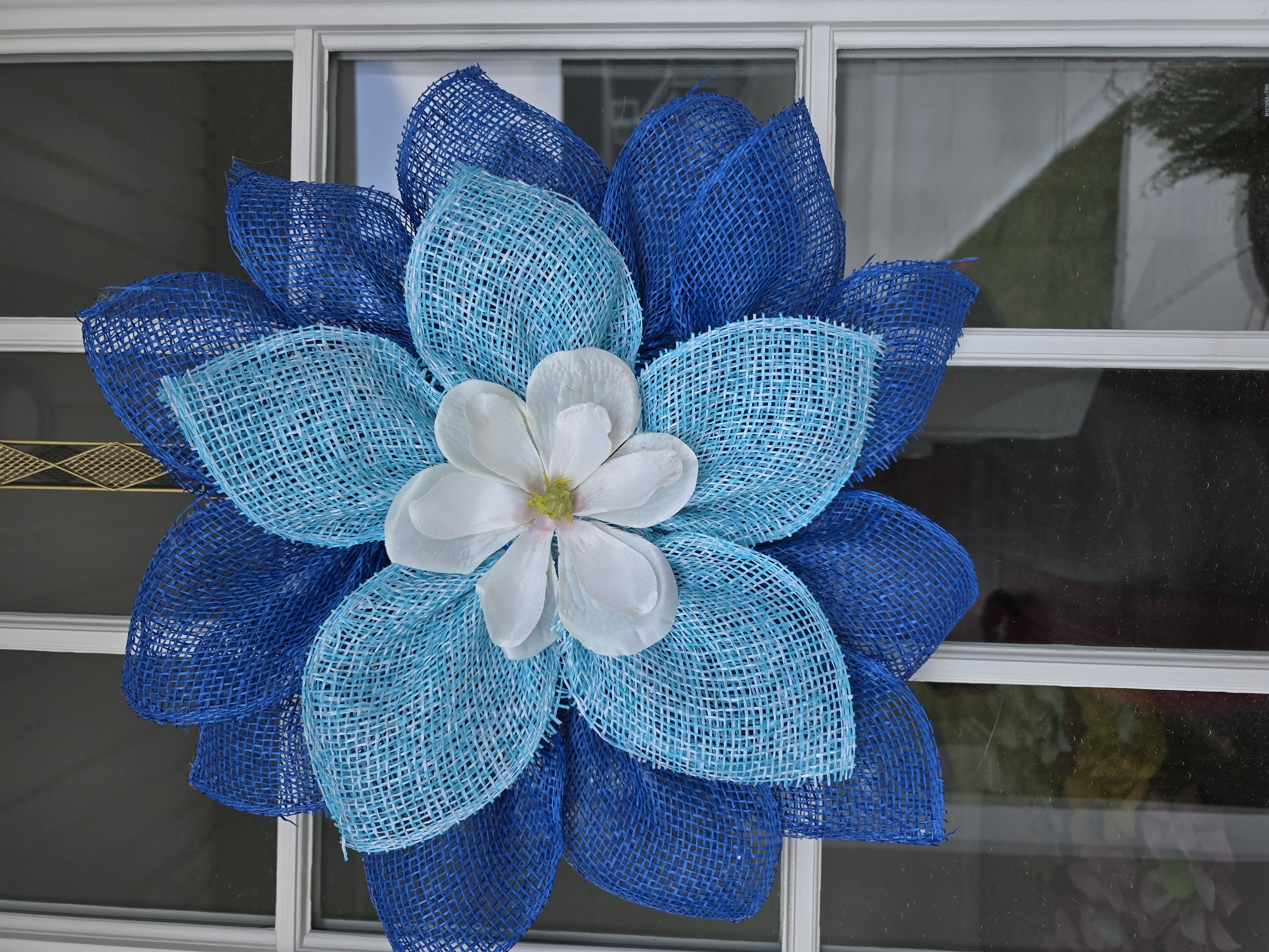 Decorative Blue Daisy Mesh Flower Wreath