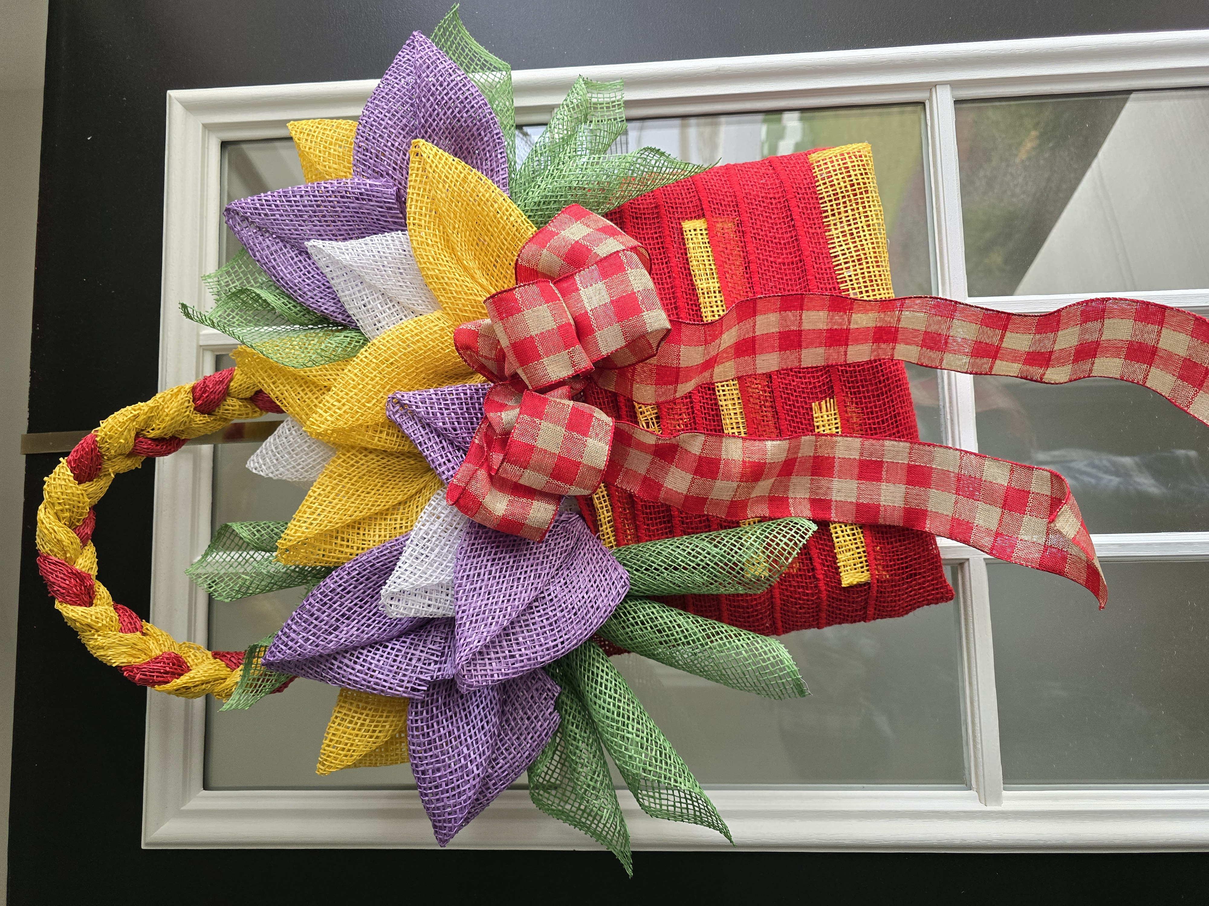 Decorative Tulip Basket Wreath with Ribbon