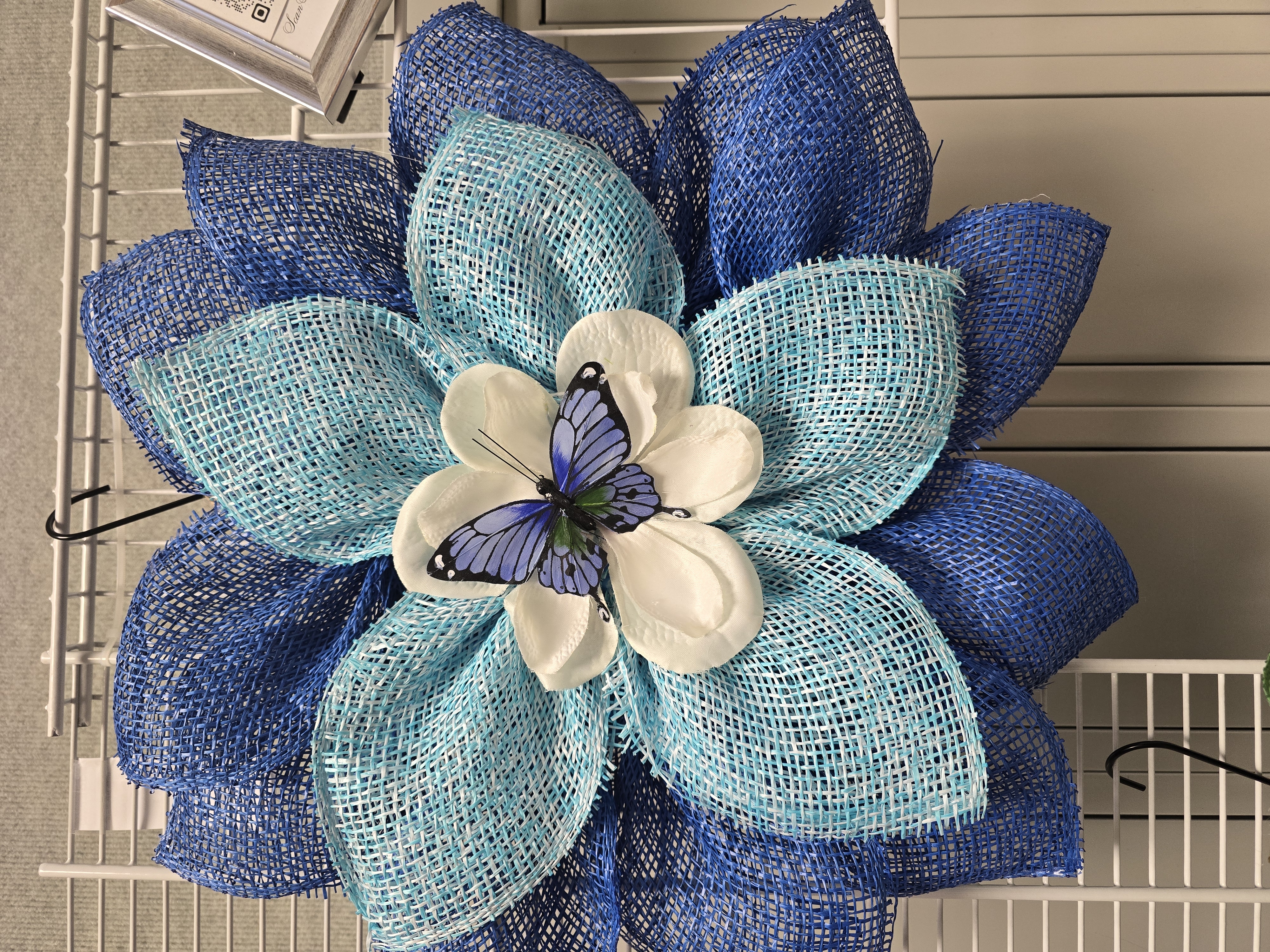 Decorative Blue Daisy Mesh Flower Wreath