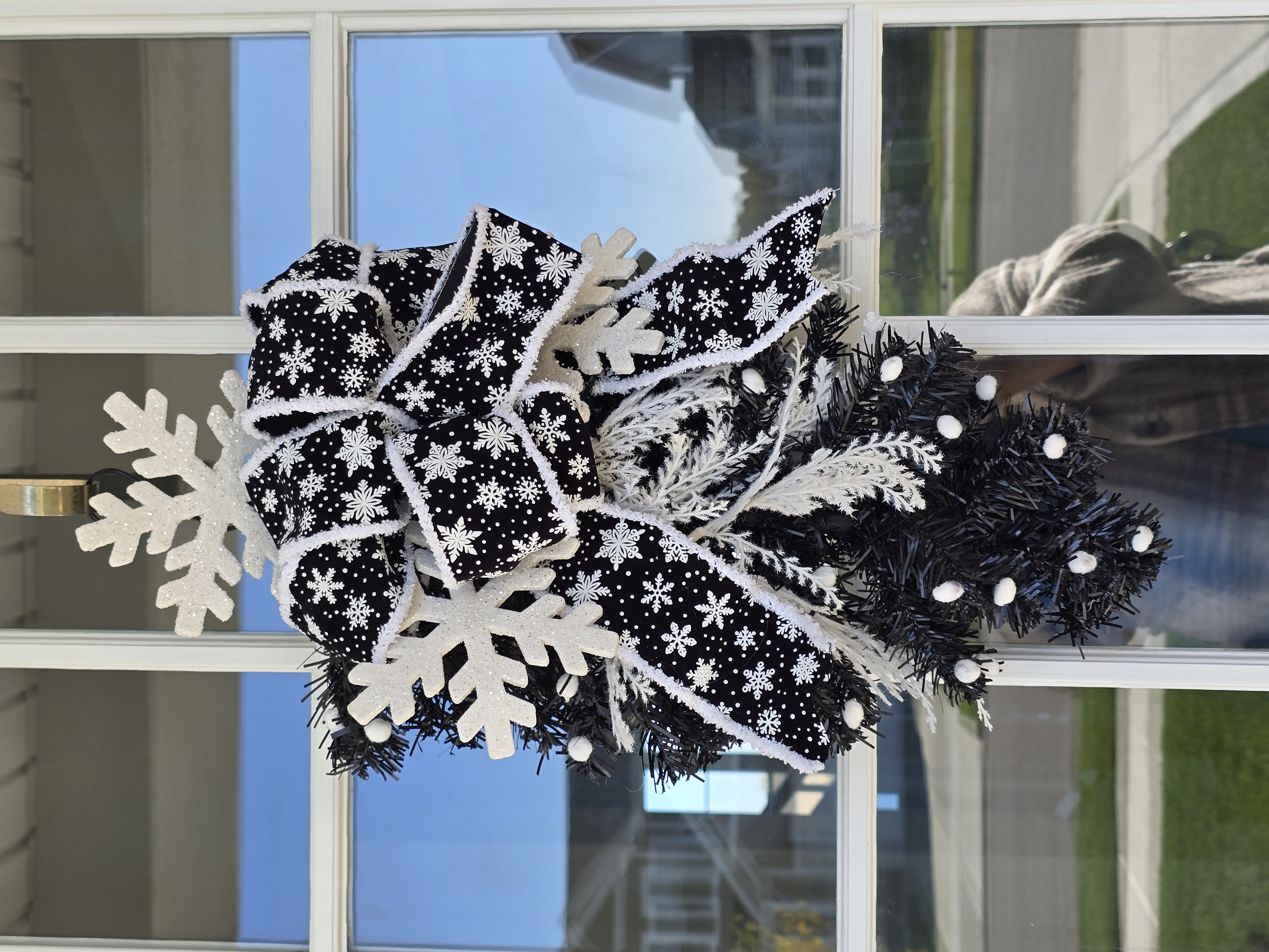 Snowflake Holiday Door Wreath