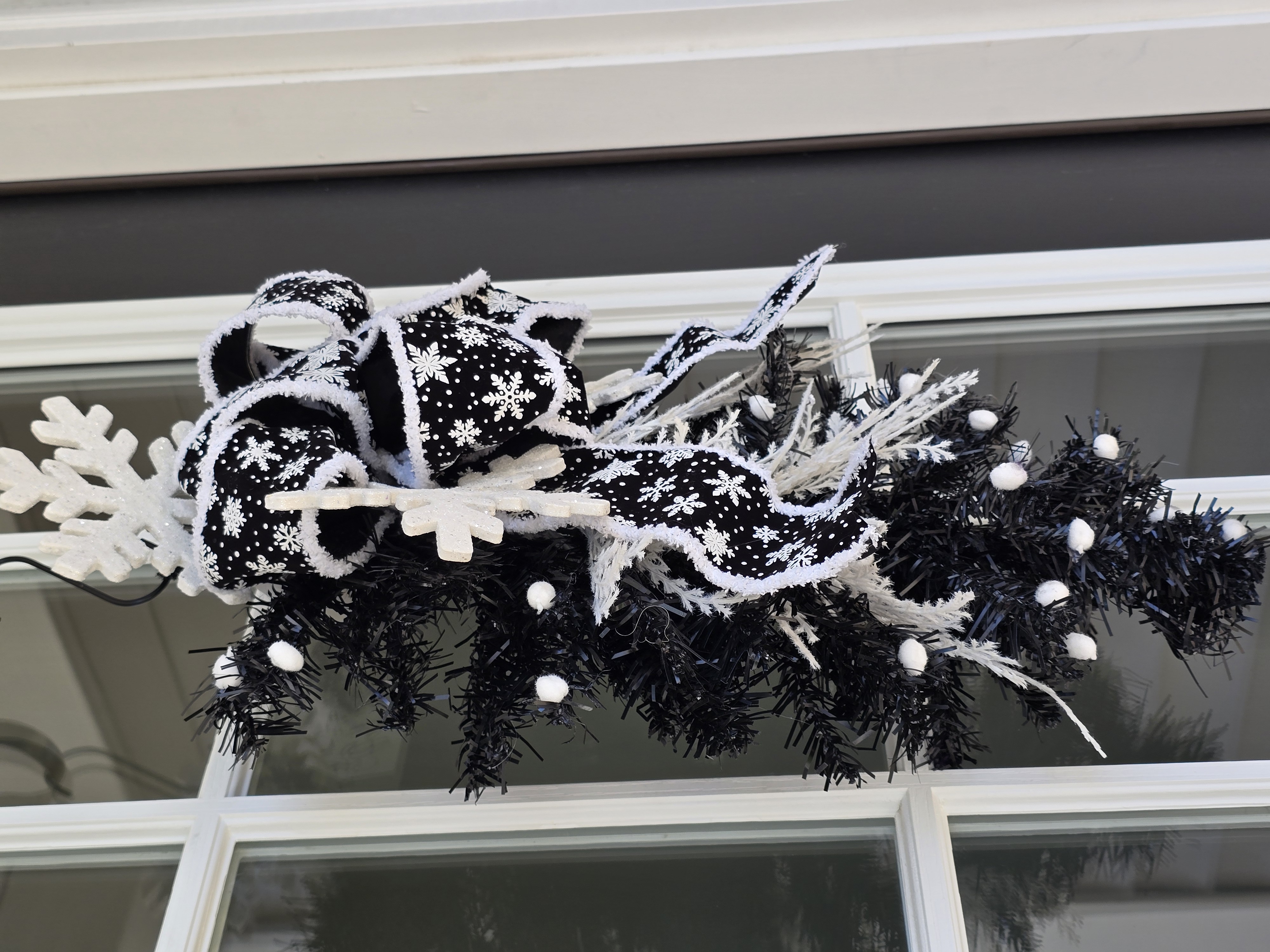 Snowflake Holiday Door Wreath
