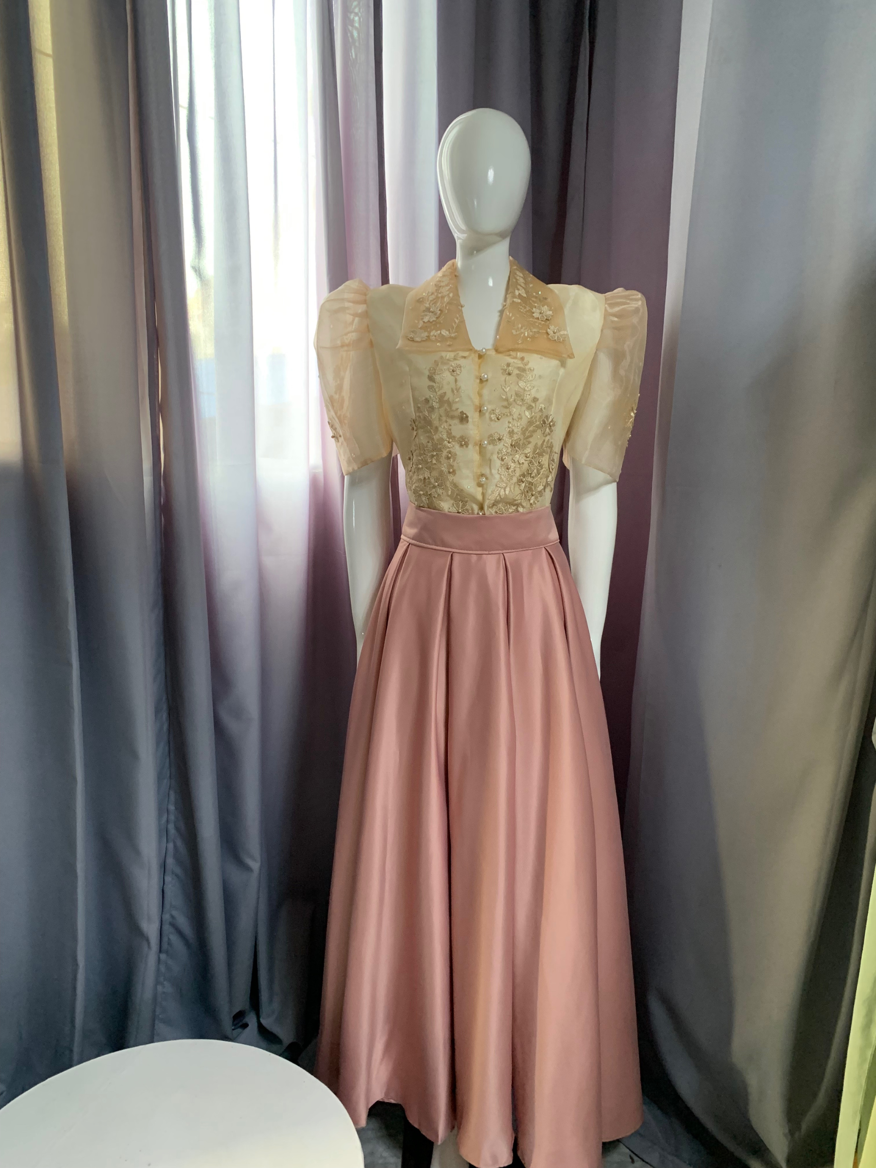 Paw - Filipiniana