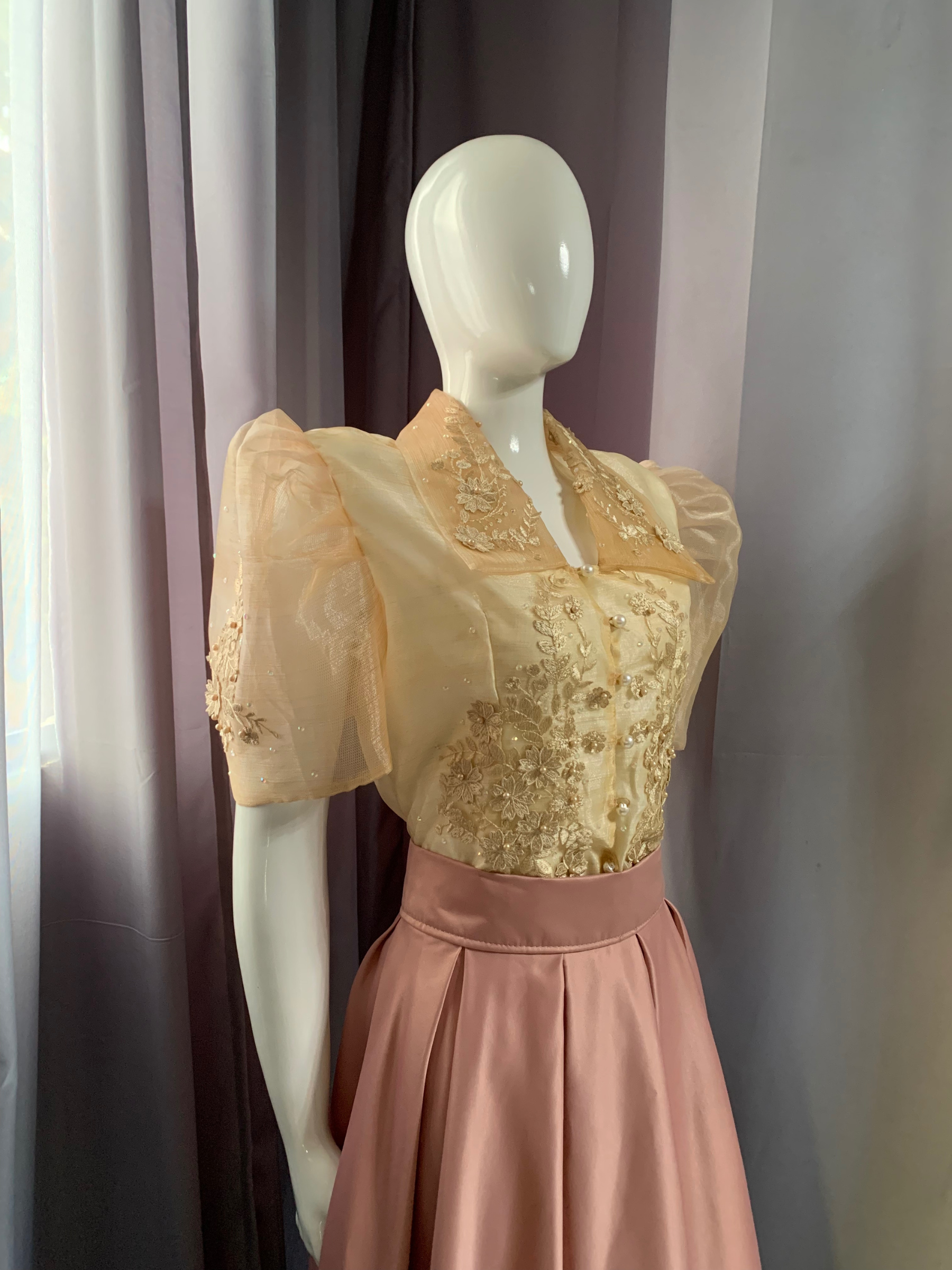 Paw - Filipiniana