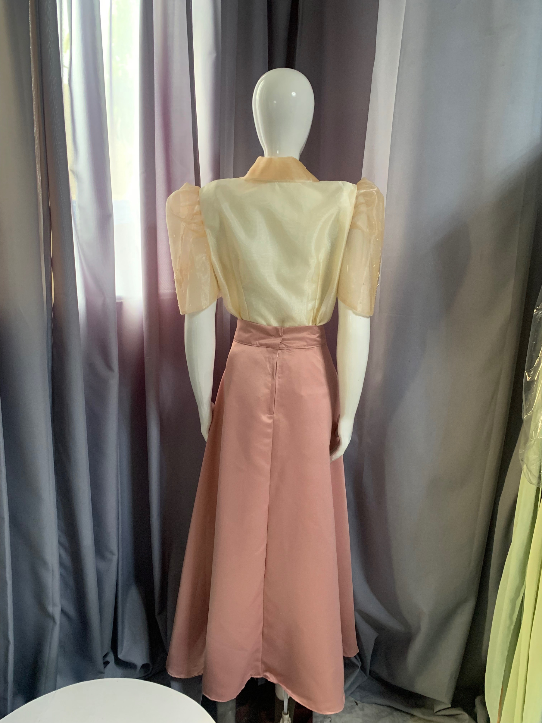 Paw - Filipiniana