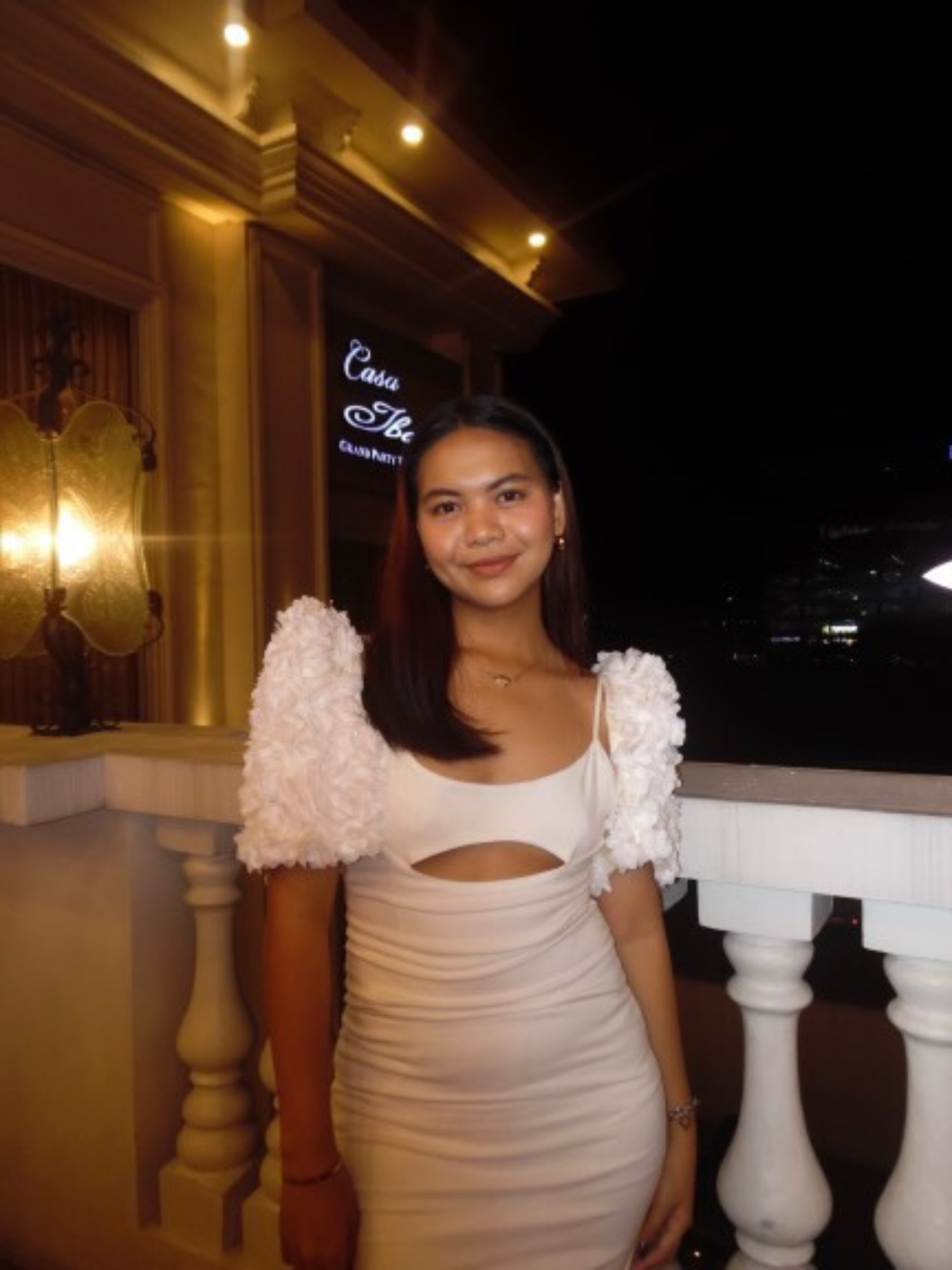 Caitlyn FIlipiniana Premium