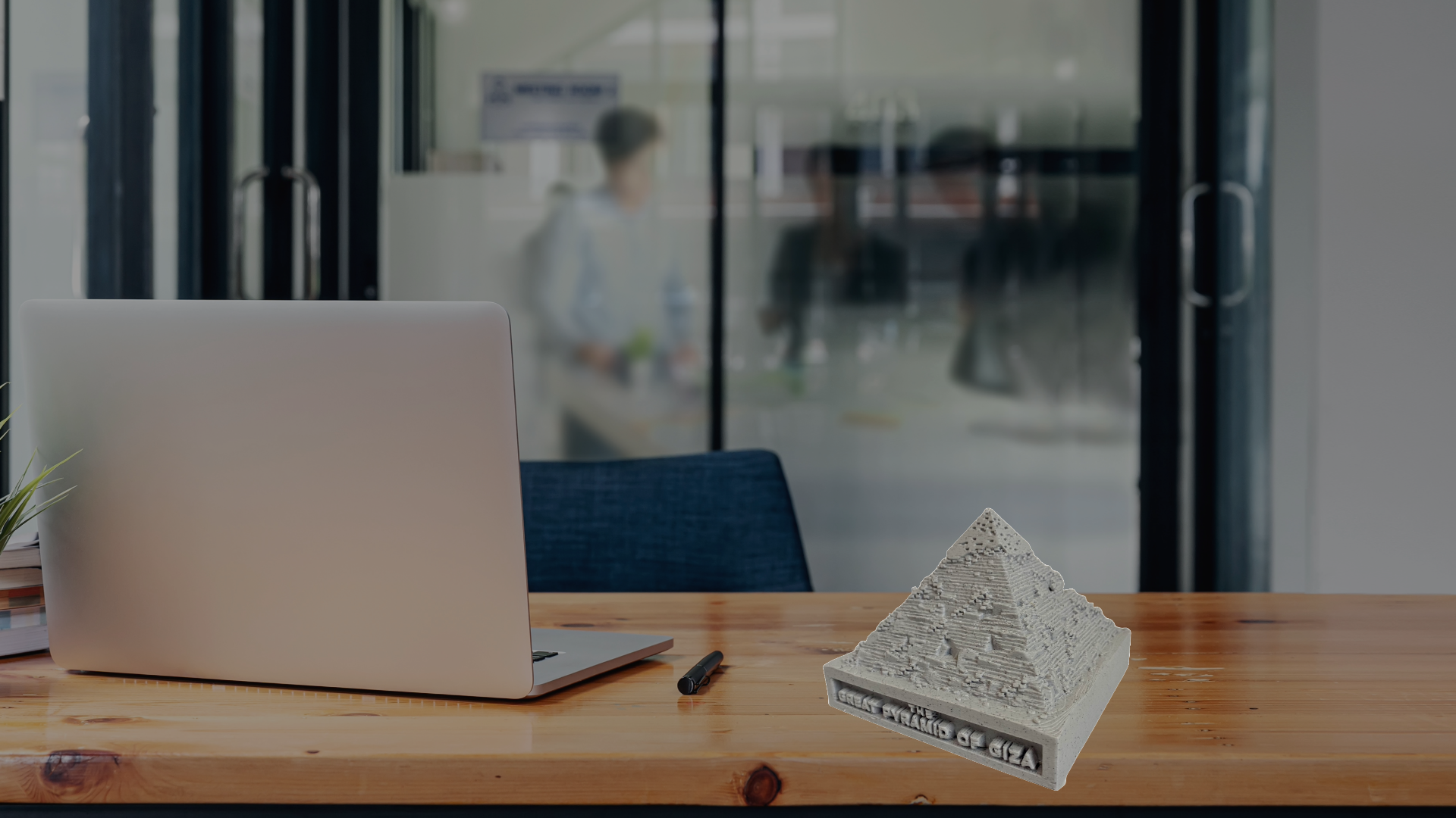 Great Pyramid of Giza statue