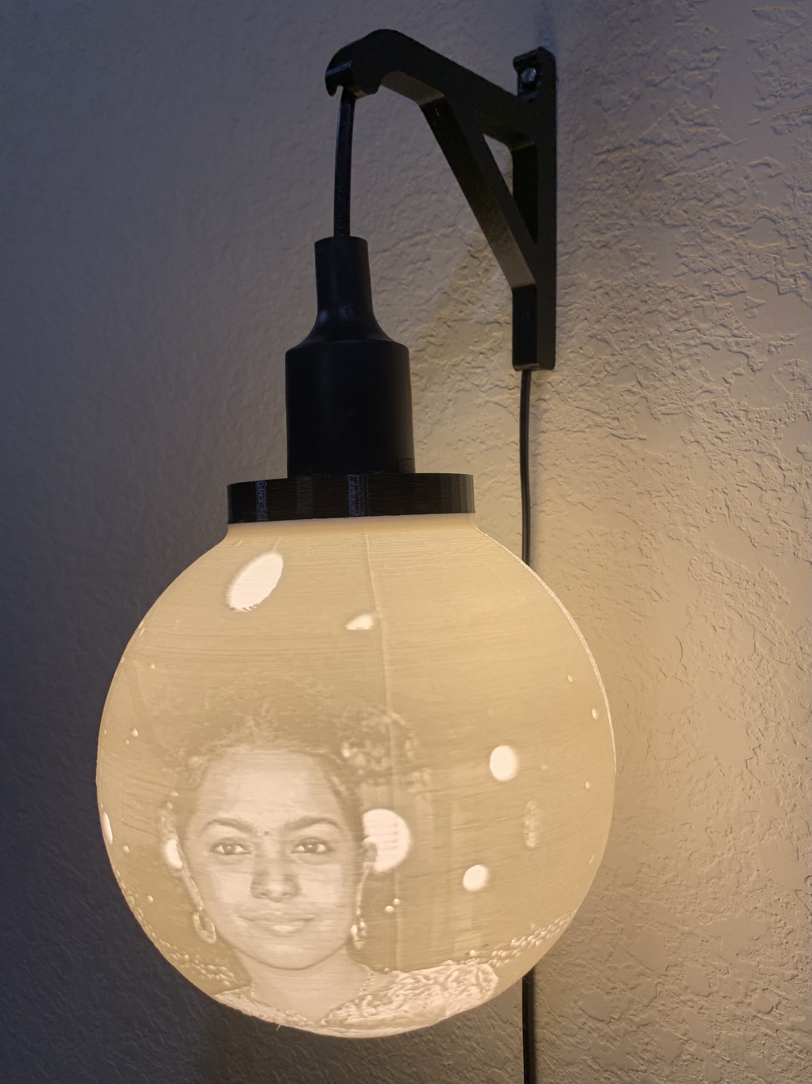 Hanging photo moon light with hanger (Custom photo Lithophane)