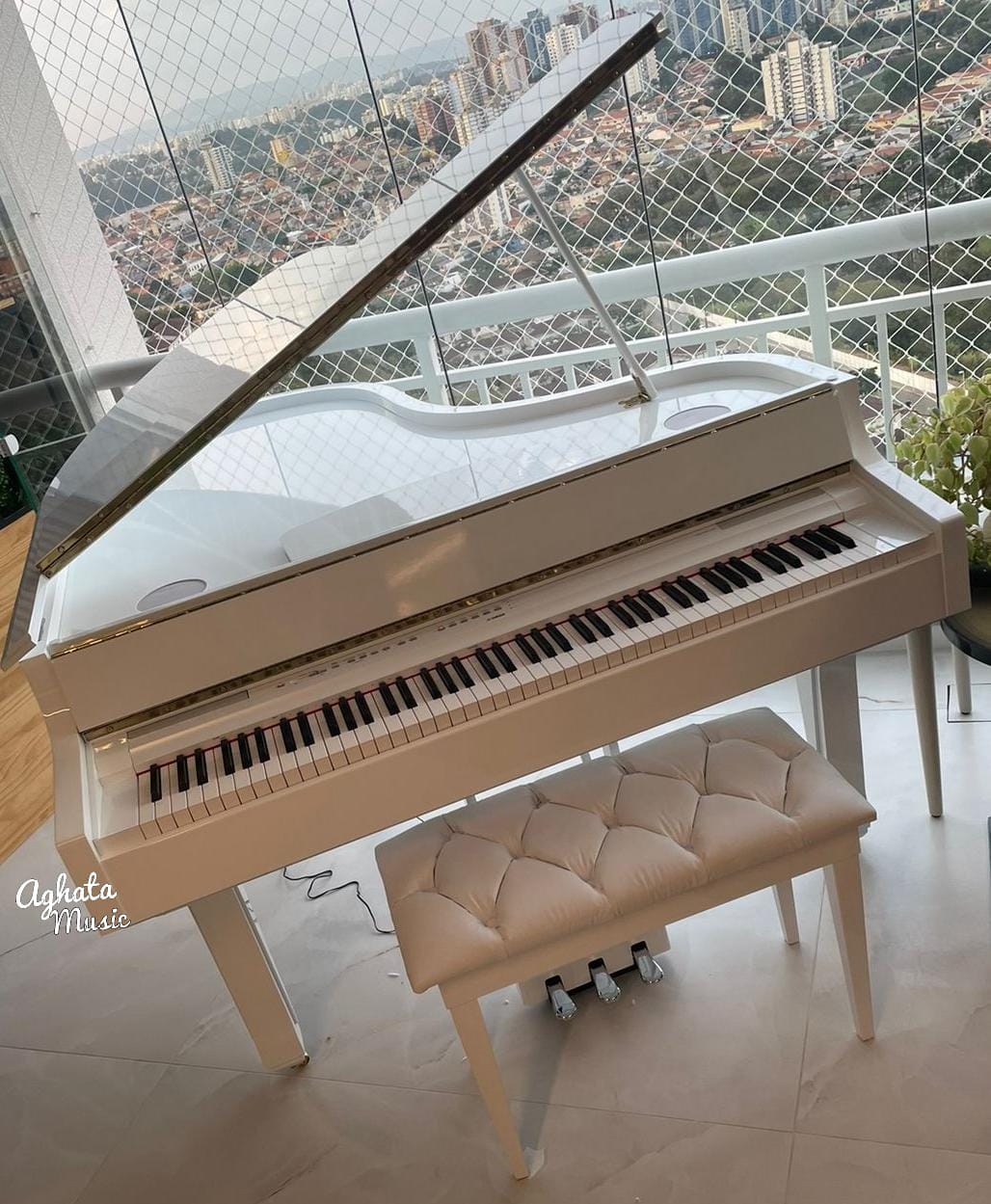 Piano Digital Yamaha Com cauda 1.60 mt Branco alto brilho