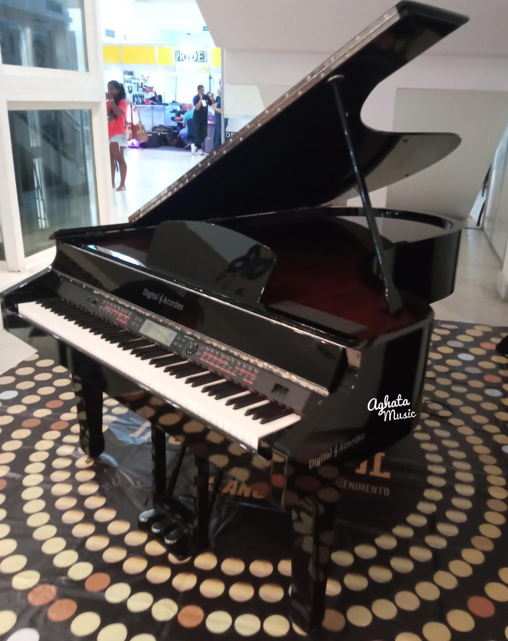 Piano Digital Cauda 2,10 mt preto alto brilho