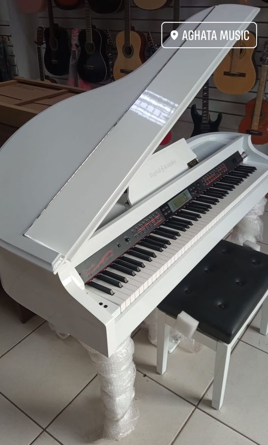 Piano Digital cauda 70 cm branco alto brilho 