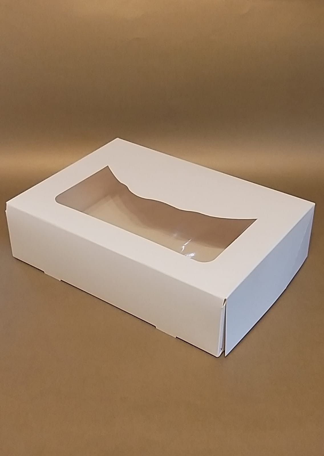 Balta dėžutė su langeliu 25x15x8cm (5vnt)