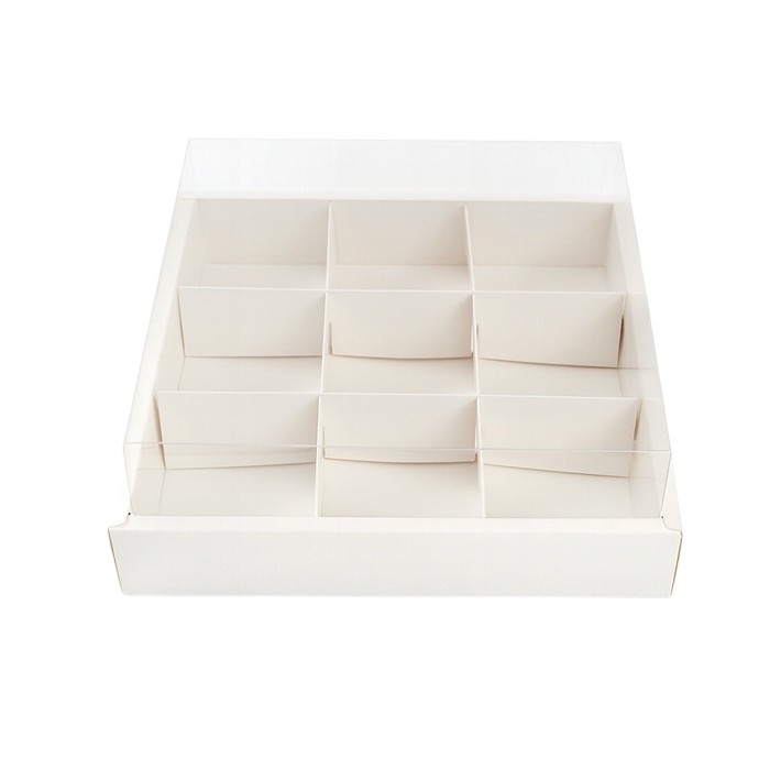 Dėžutė 30x30x10cm devyniems pyragėliams Land