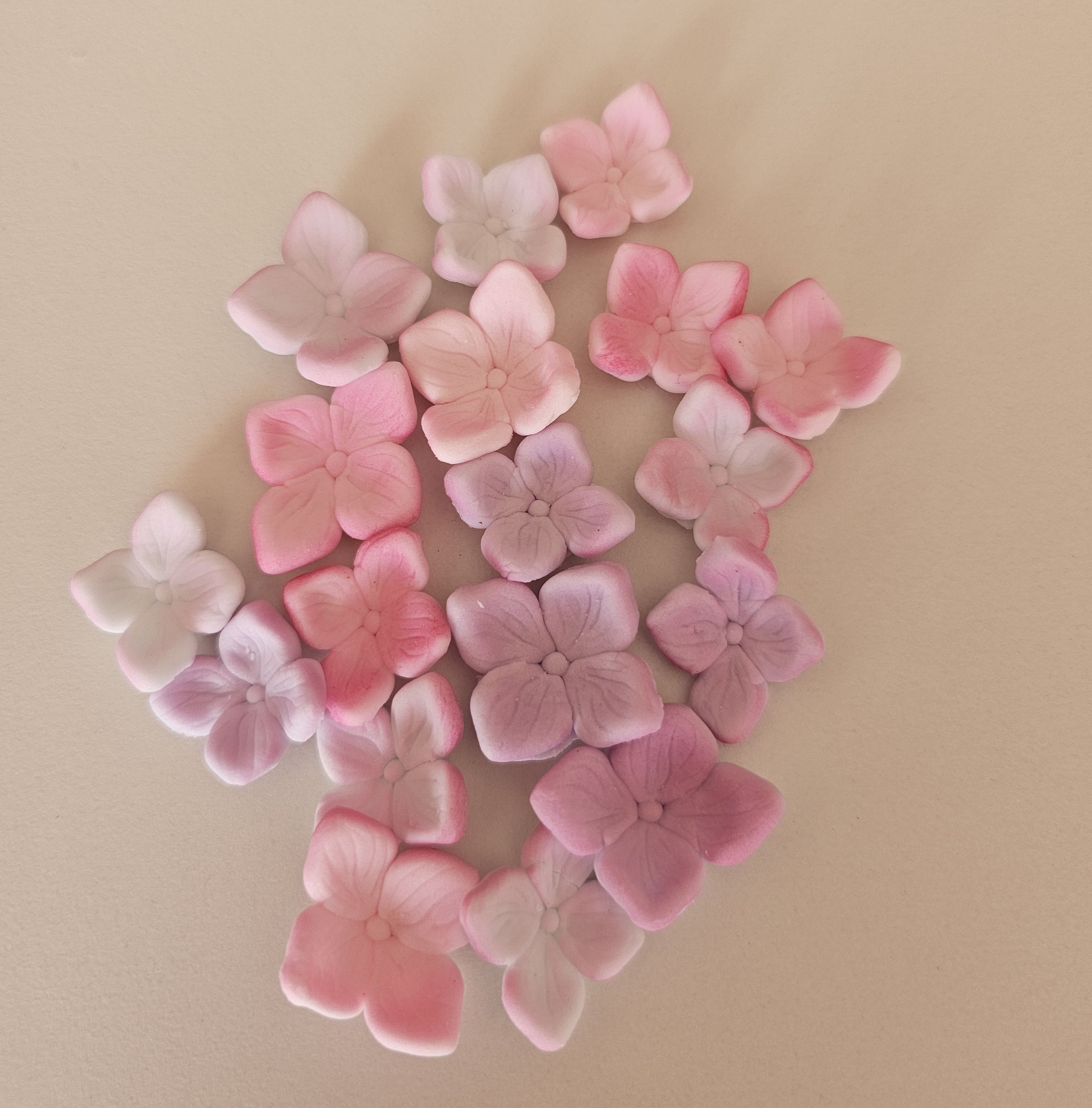 Gėlė Hortenzija cukrinė masė pastelinių spalvų mixsas Rose