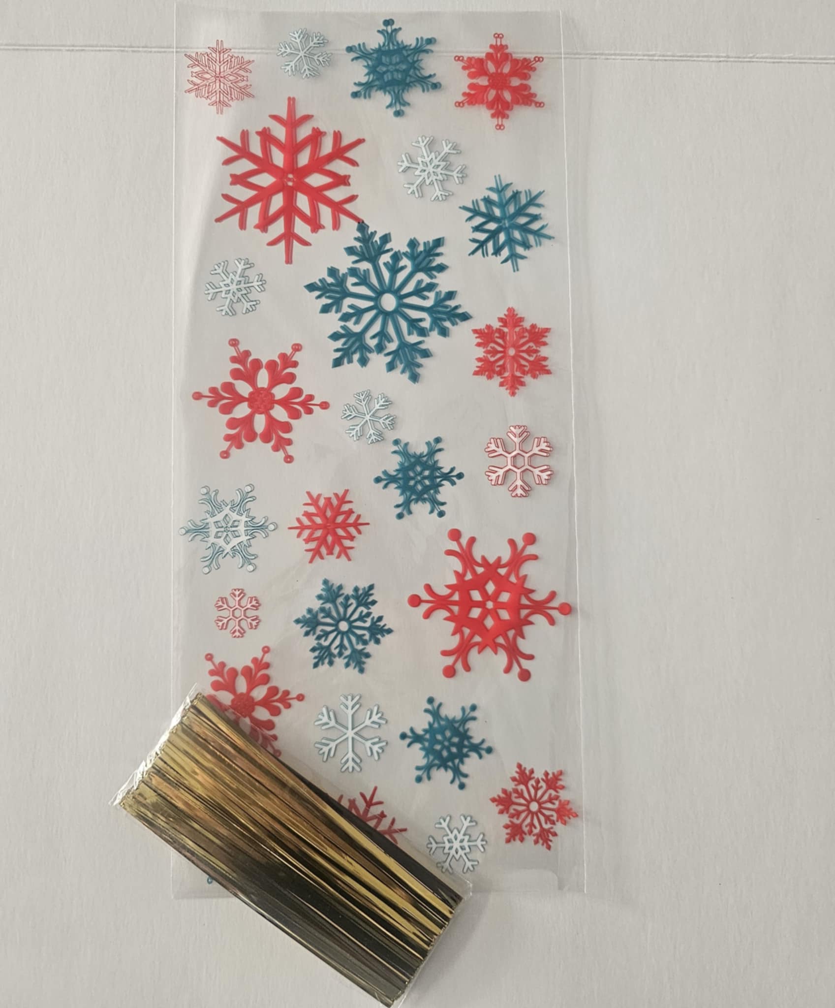 Maišeliai Kalėdiniai su snaigėmis 12,5x27,5cm (100vnt)