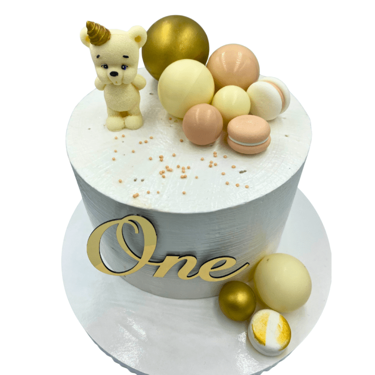 Dekoracija baltas meškiukas su kepurėle