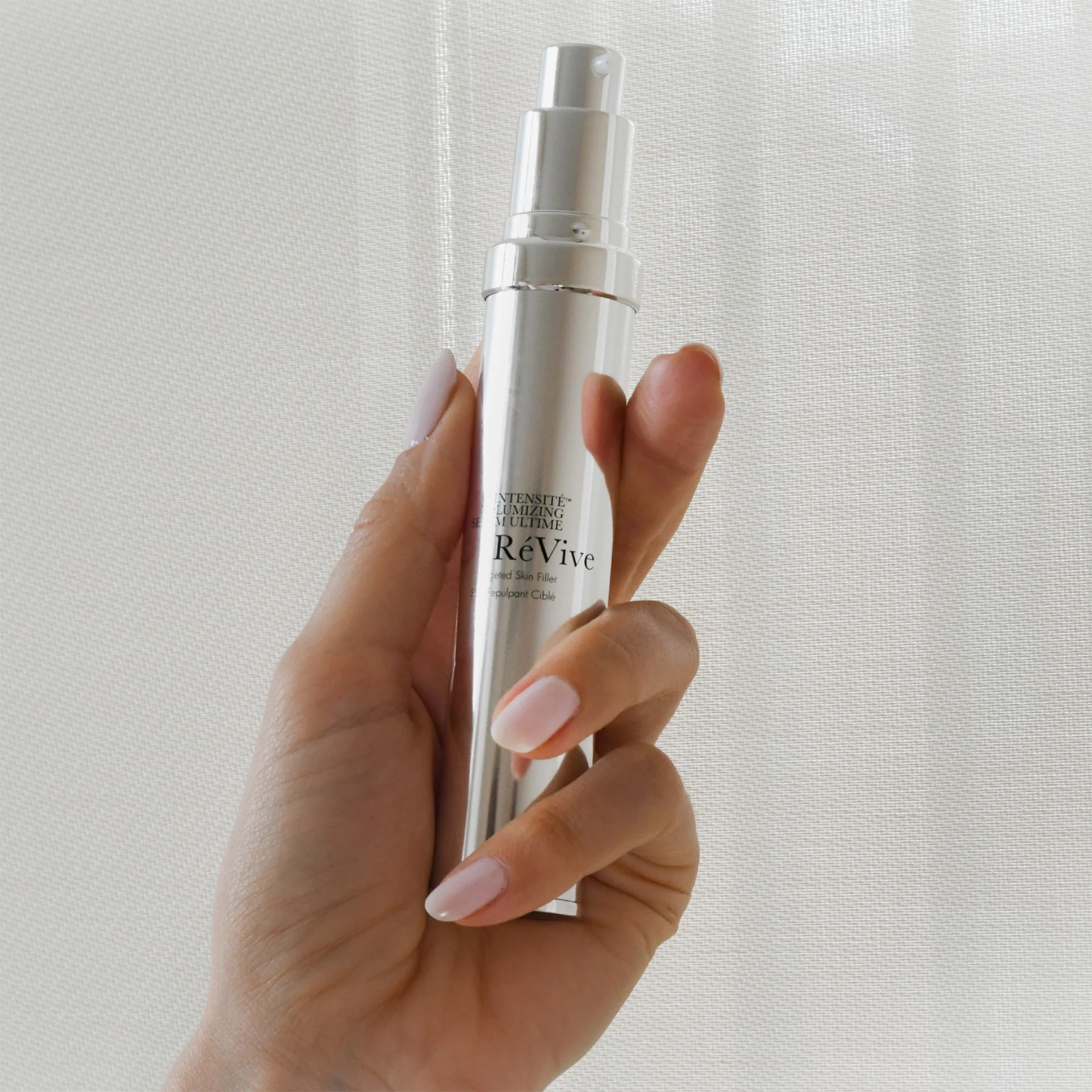 Intensité Volumizing Serum Ultime / Targeted Skin Filler