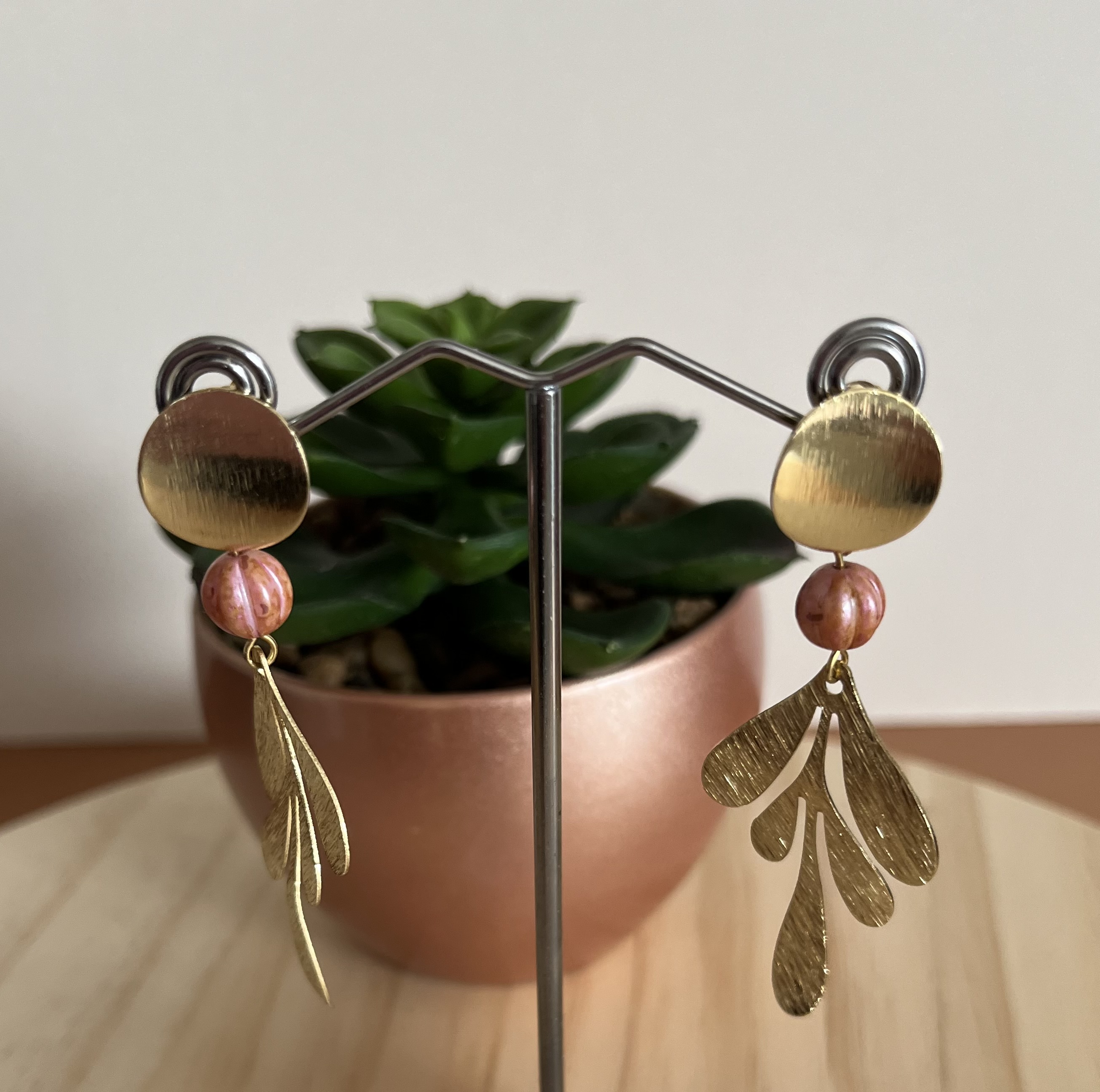 Boucles d'oreille perle et breloque