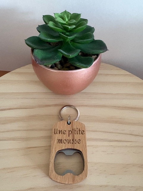 Décapsuleur porte clés en bois