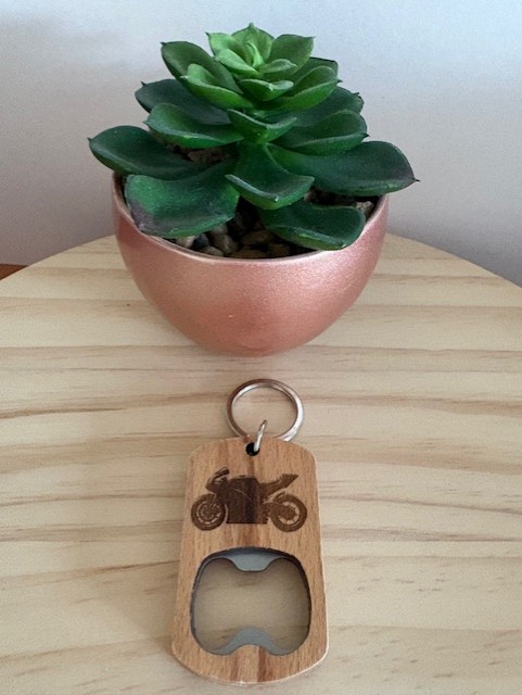 Décapsuleur porte clés en bois