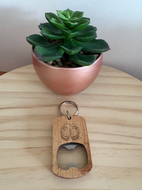 Décapsuleur porte clés en bois