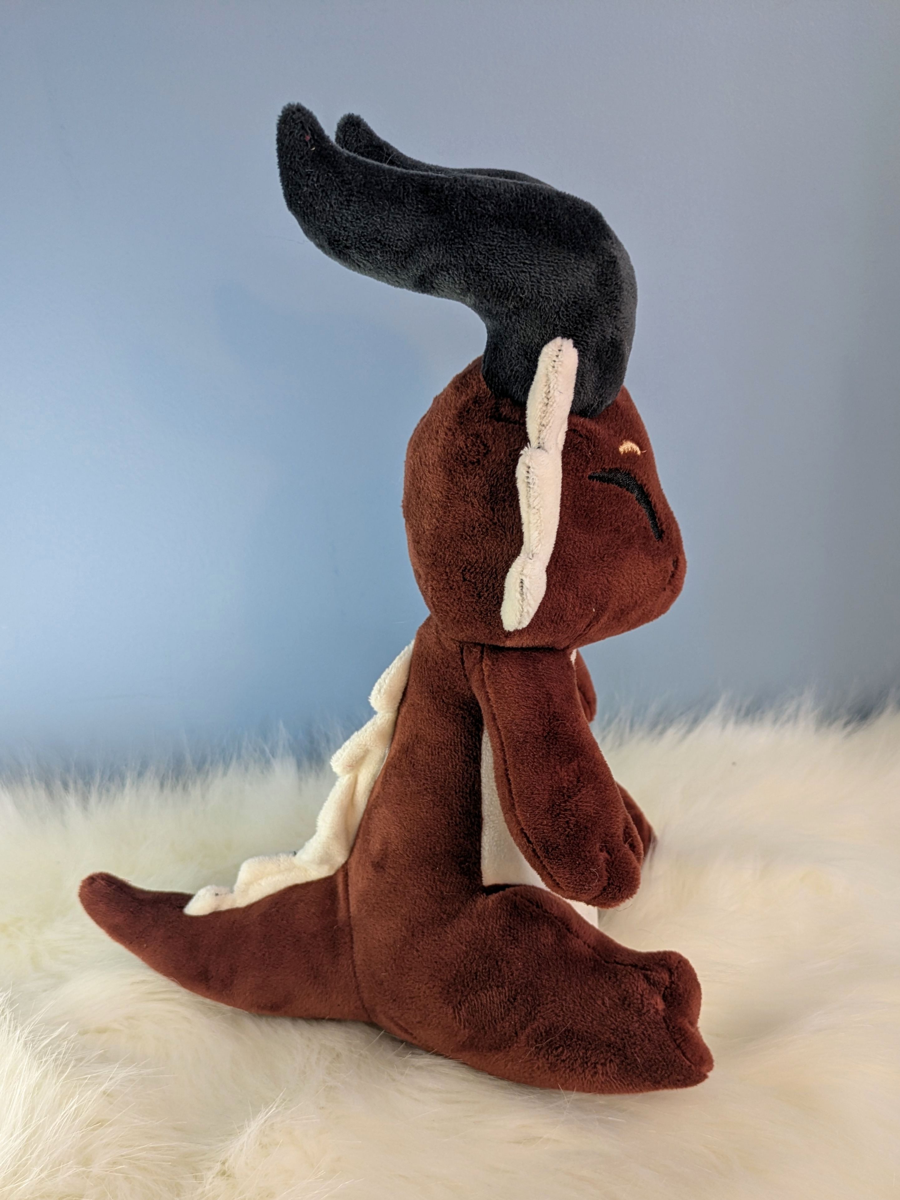 Peluche Dragon assis marron 