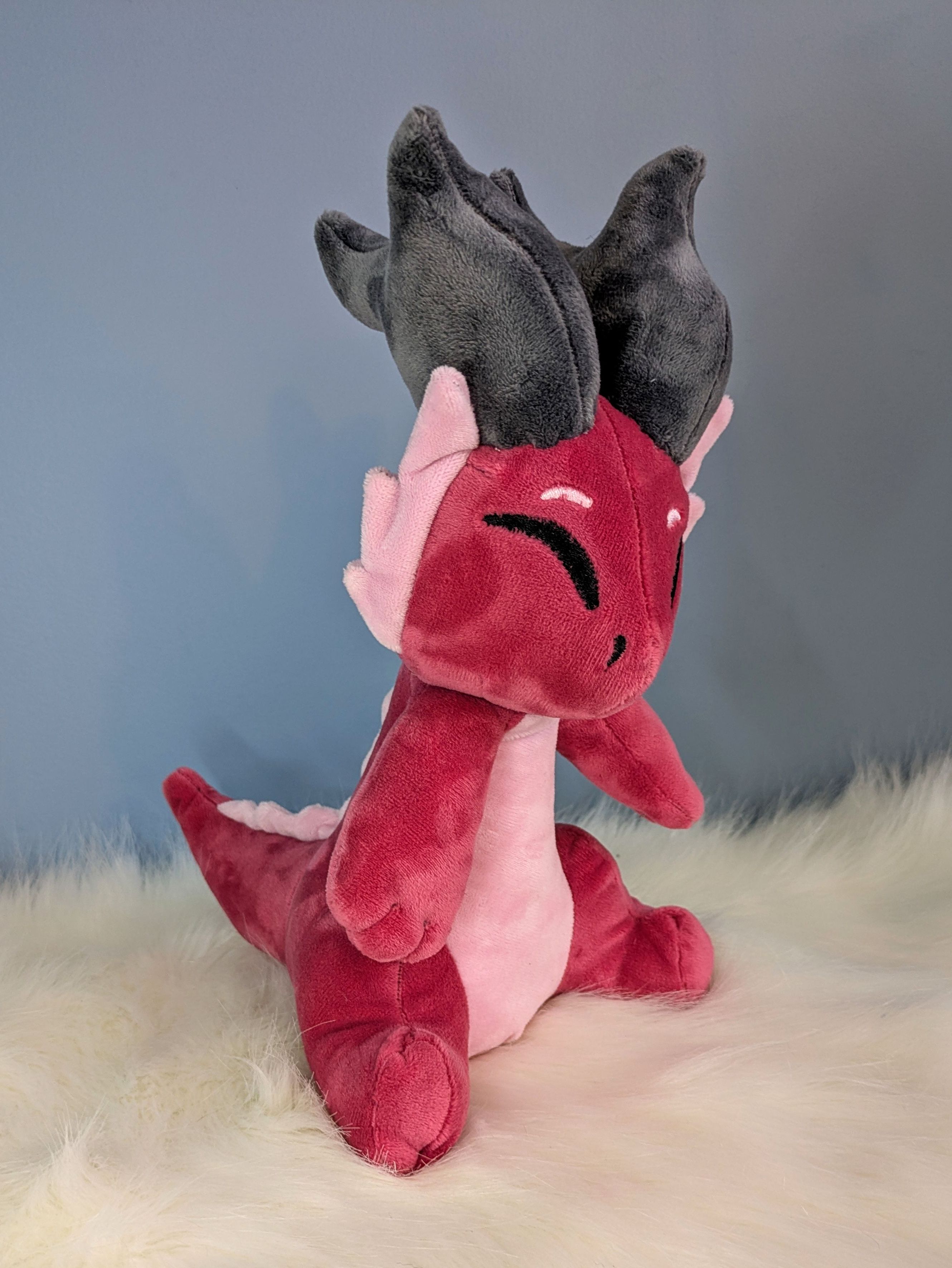 Peluche Dragon assis Rose 