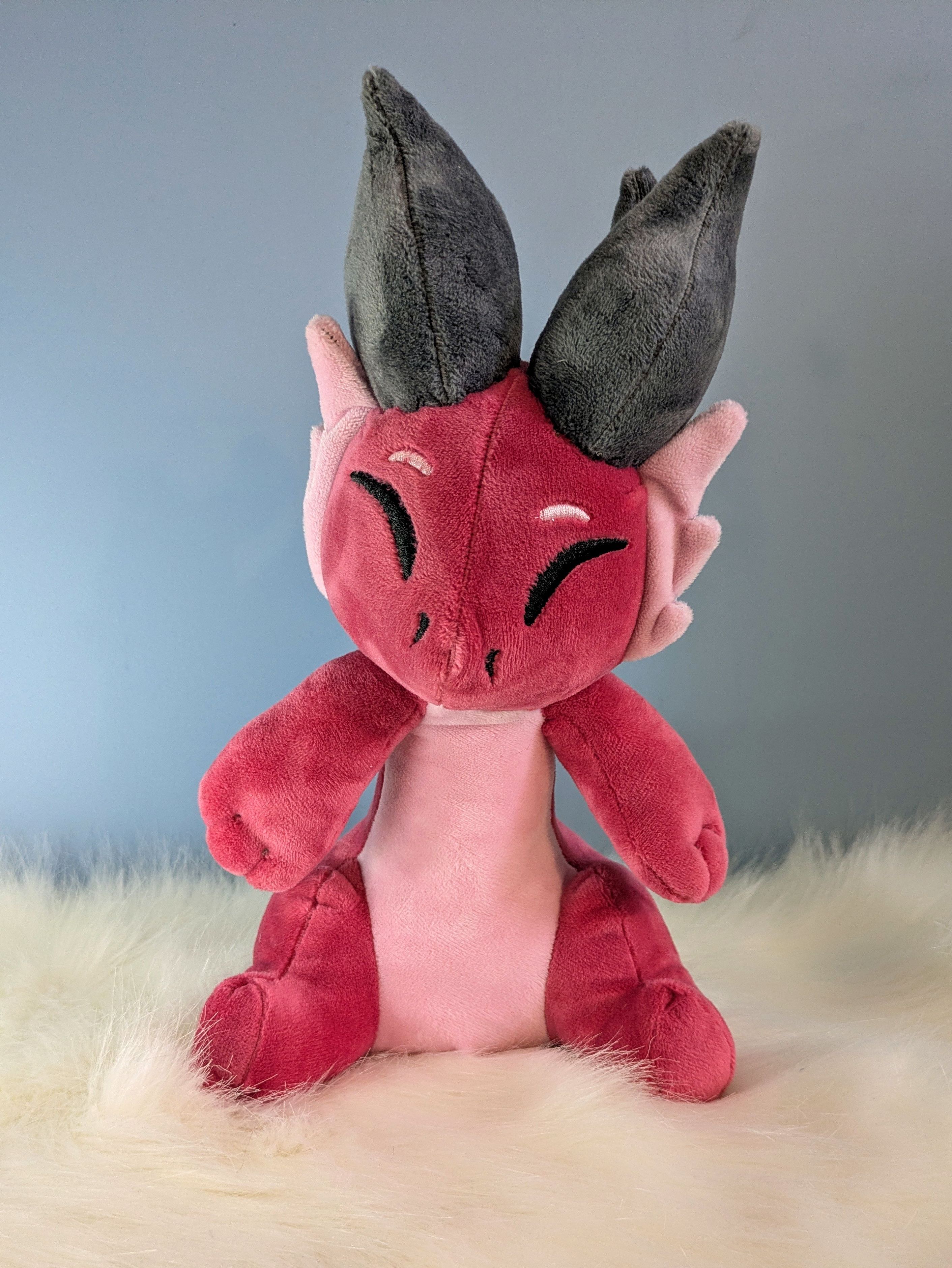 Peluche Dragon assis Rose 