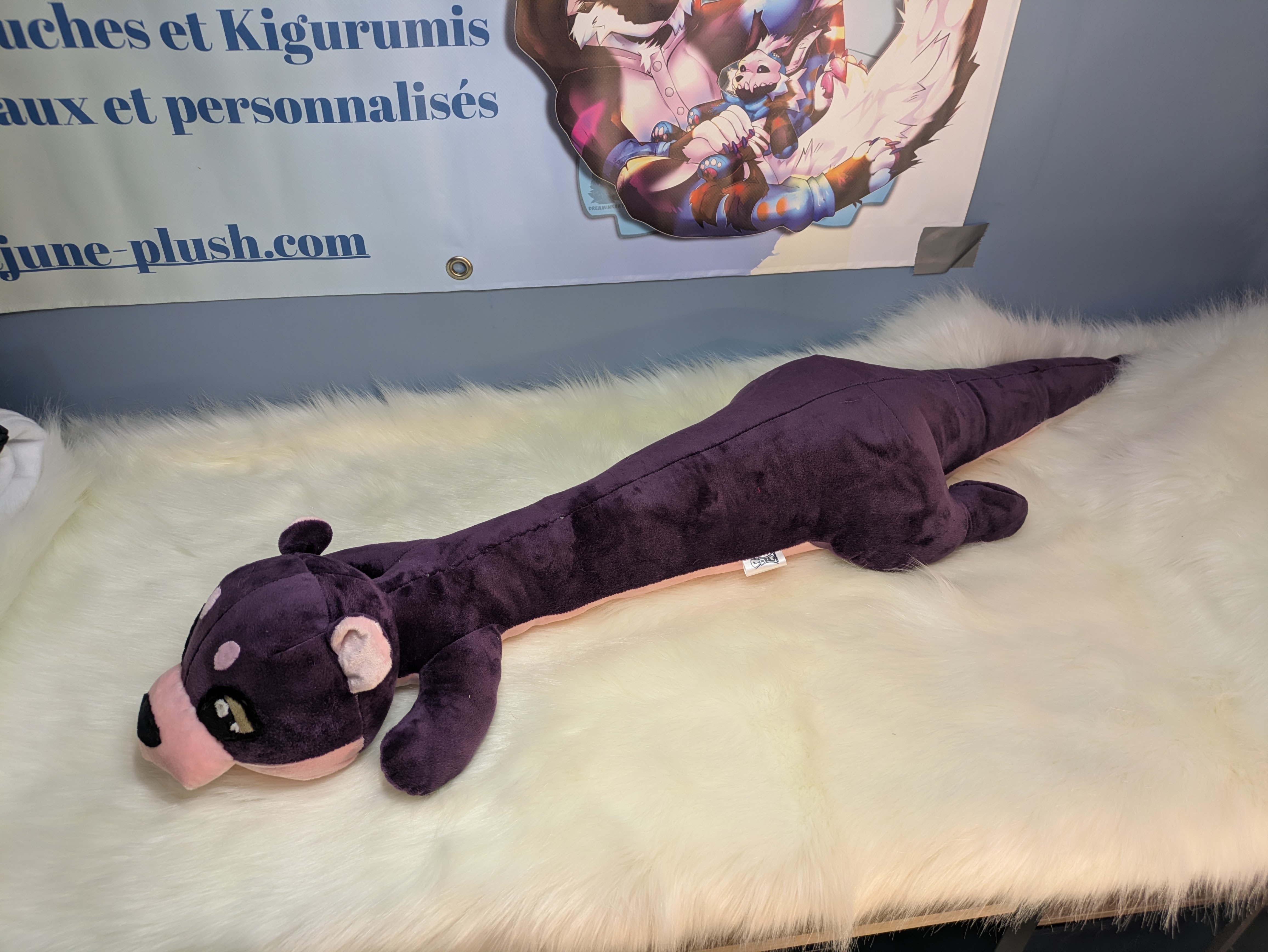 Peluche loutre violette