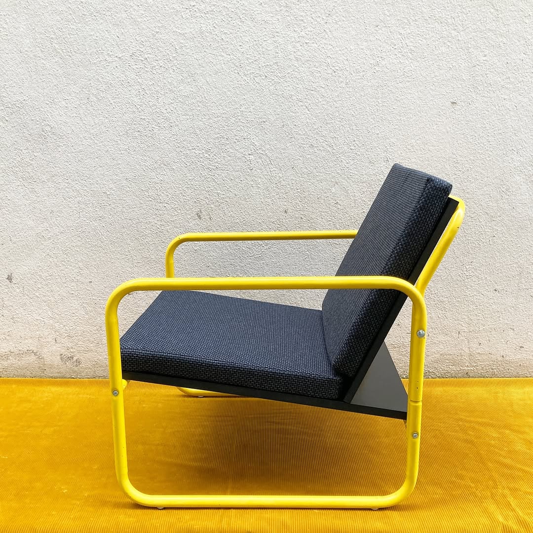 Fauteuil tubulaire RQ3, jaune et noir, par Chassor