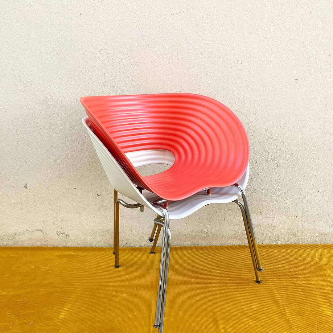 Chaises Tom Vac par Ron Arad pour Vitra