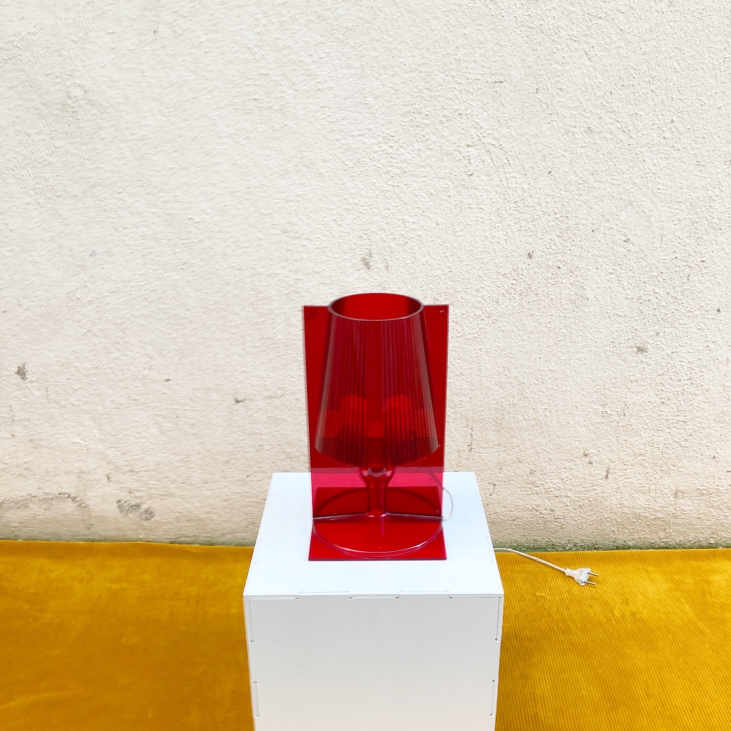 Lampe Take par Feruccio Laviani pour Kartell