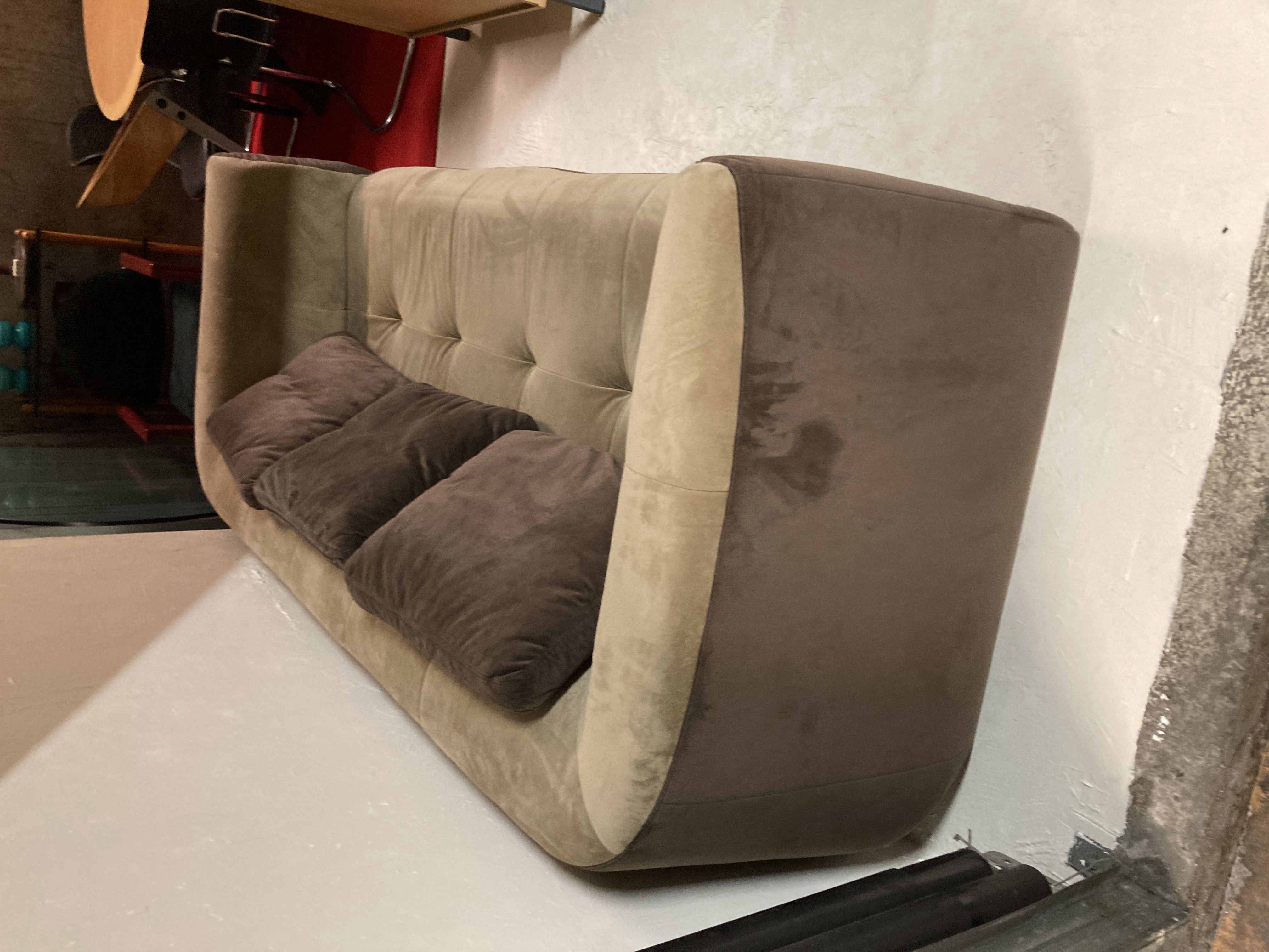 Canapé Dunlopillo – velours brun et taupe