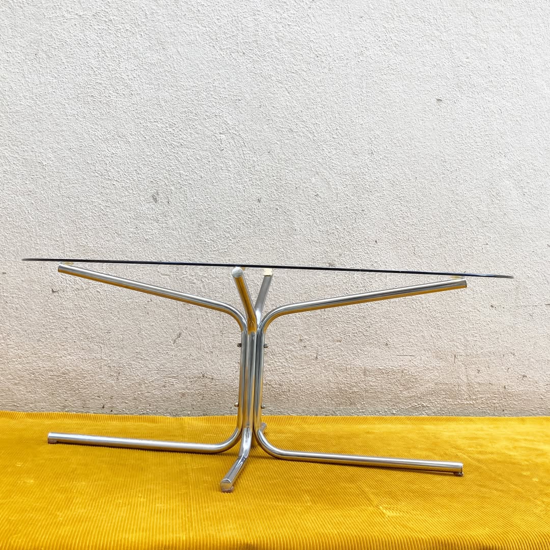 Table basse ovale vintage – chrome & verre fumé, design 70s