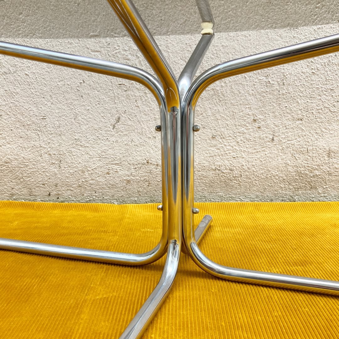 Table basse ovale vintage – chrome & verre fumé, design 70s