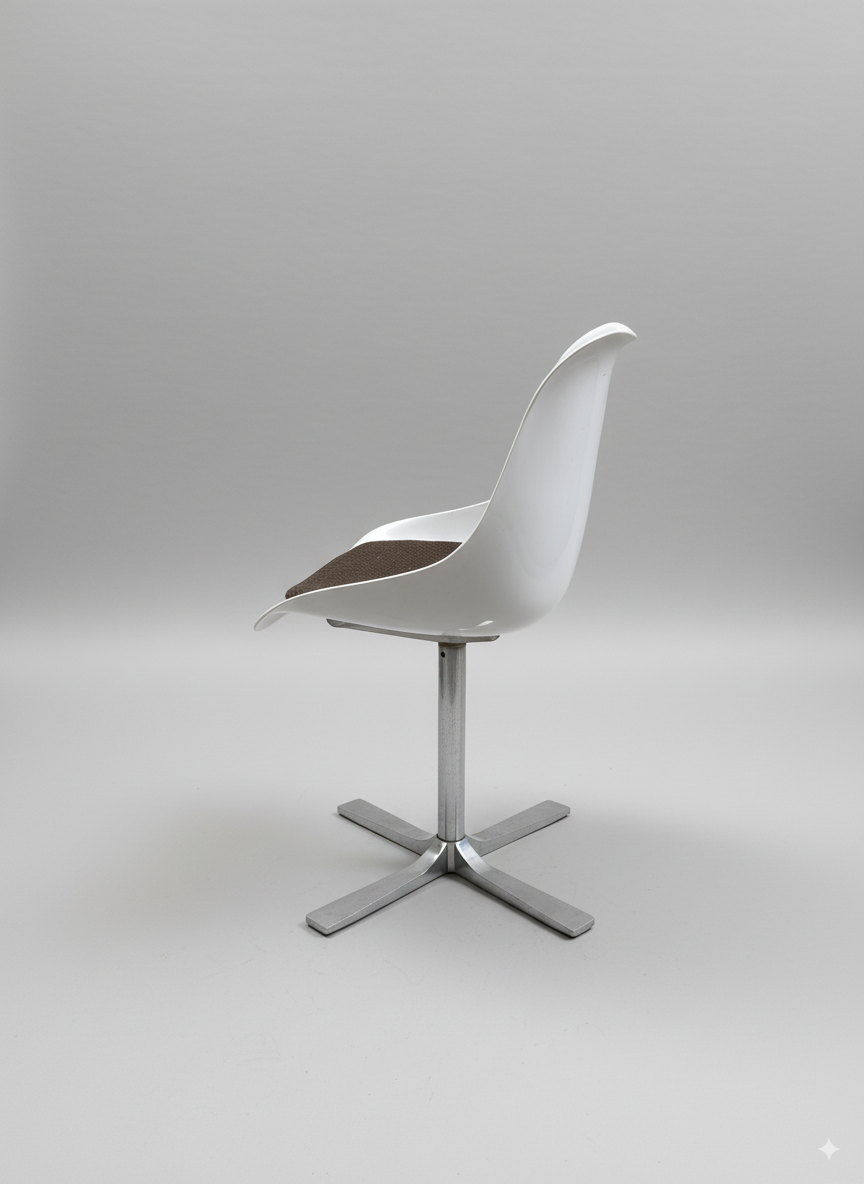 Chaise Tulipe Roche Bobois plastique moulé & piètement cruciforme chromé